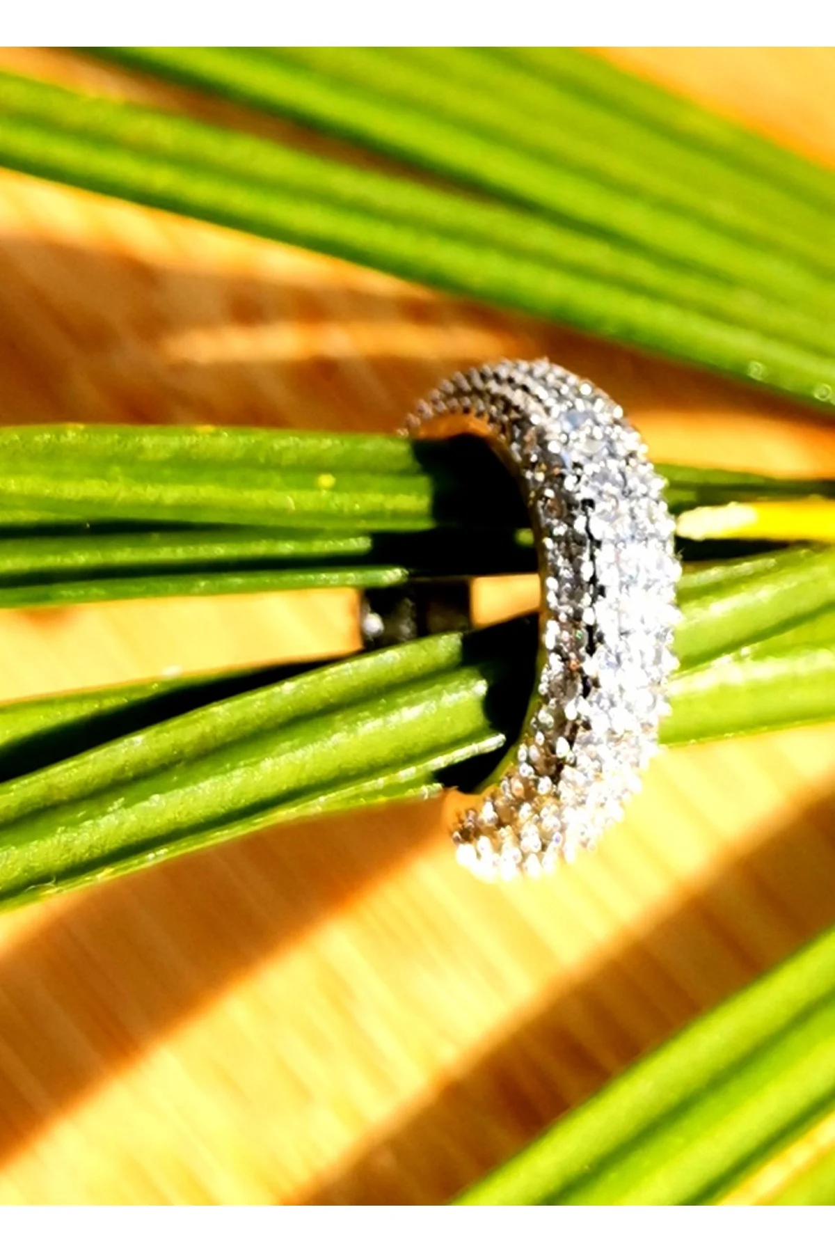 Lüks Çelik Gümüş Renk Kıkırdak Küpe