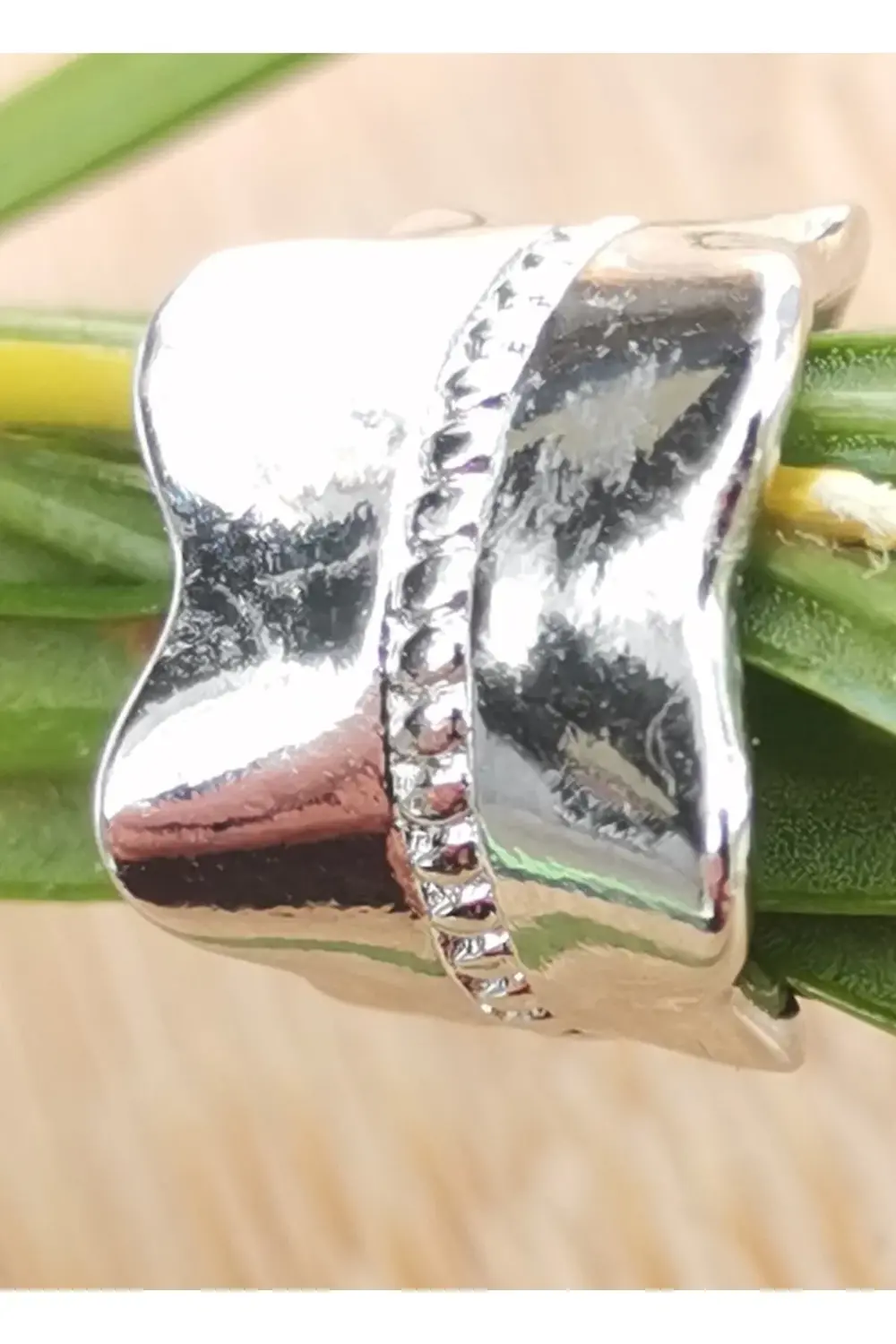 Lüks Çelik Gümüş Renk Kıkırdak Küpe