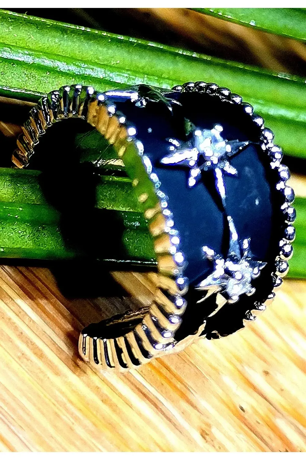 Lüks Çelik Siyah Renk Kıkırdak Küpe