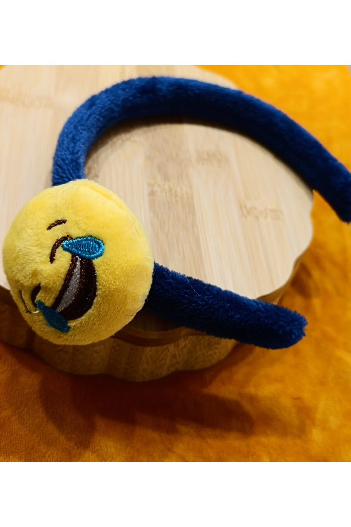 Lüks Emojili Gösterişli Figürlü Taç