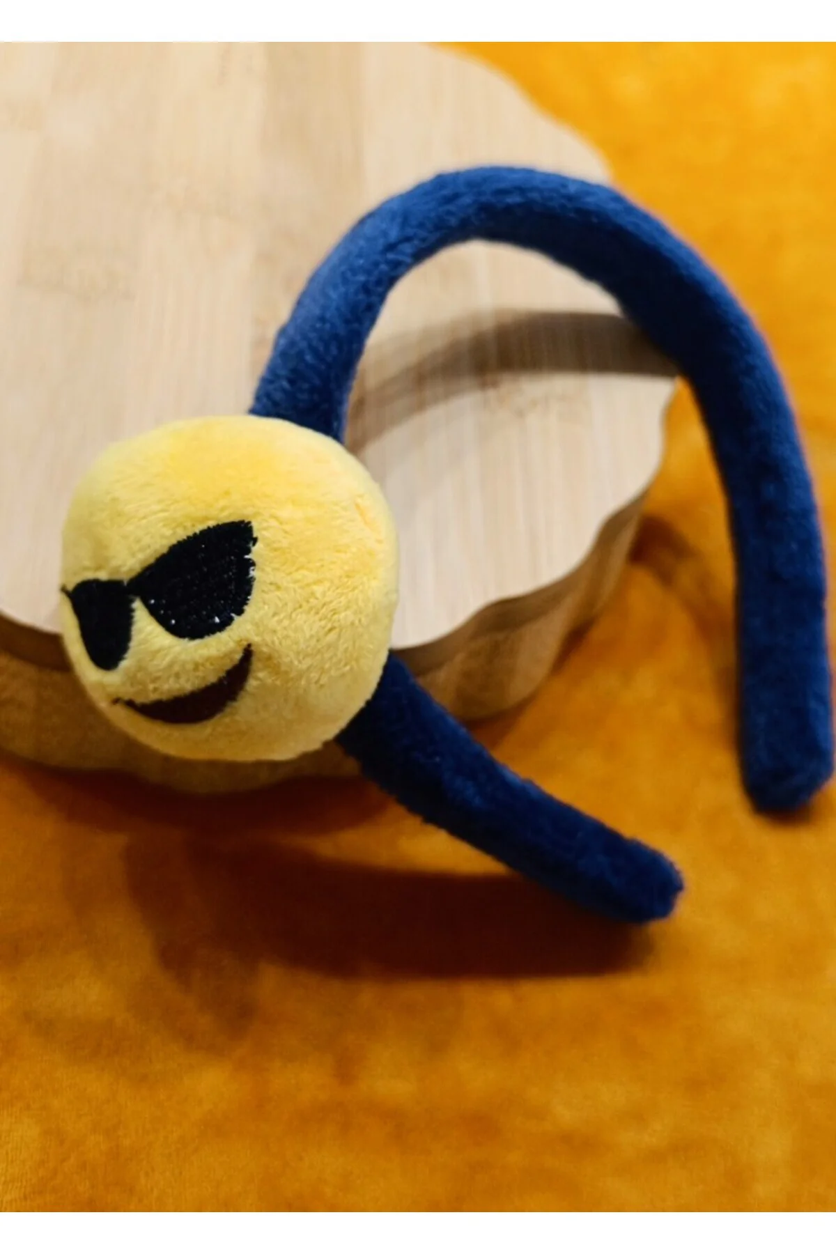 Lüks Emojili Gösterişli Figürlü Taç