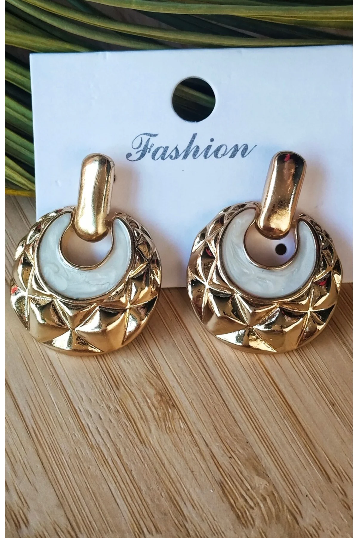 Lüks Figürlü Gösterişli Gold Küpe