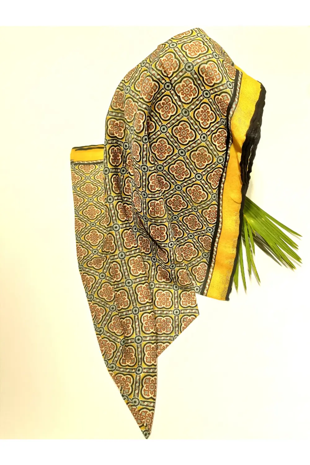 Lüks Figürlü Gösterişli Dökümlü Eşarp