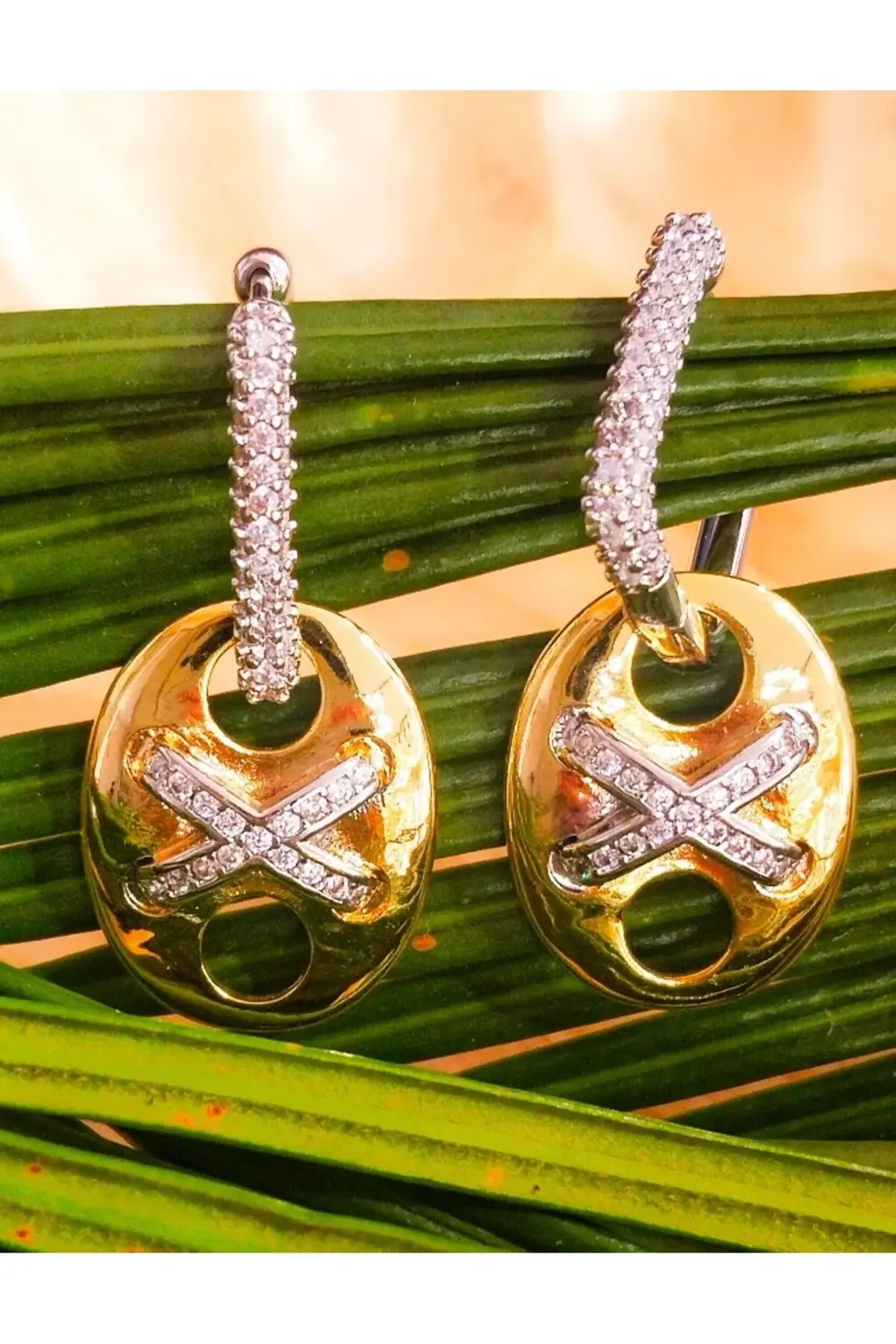 Lüks Figürlü Sallantılı Küpe