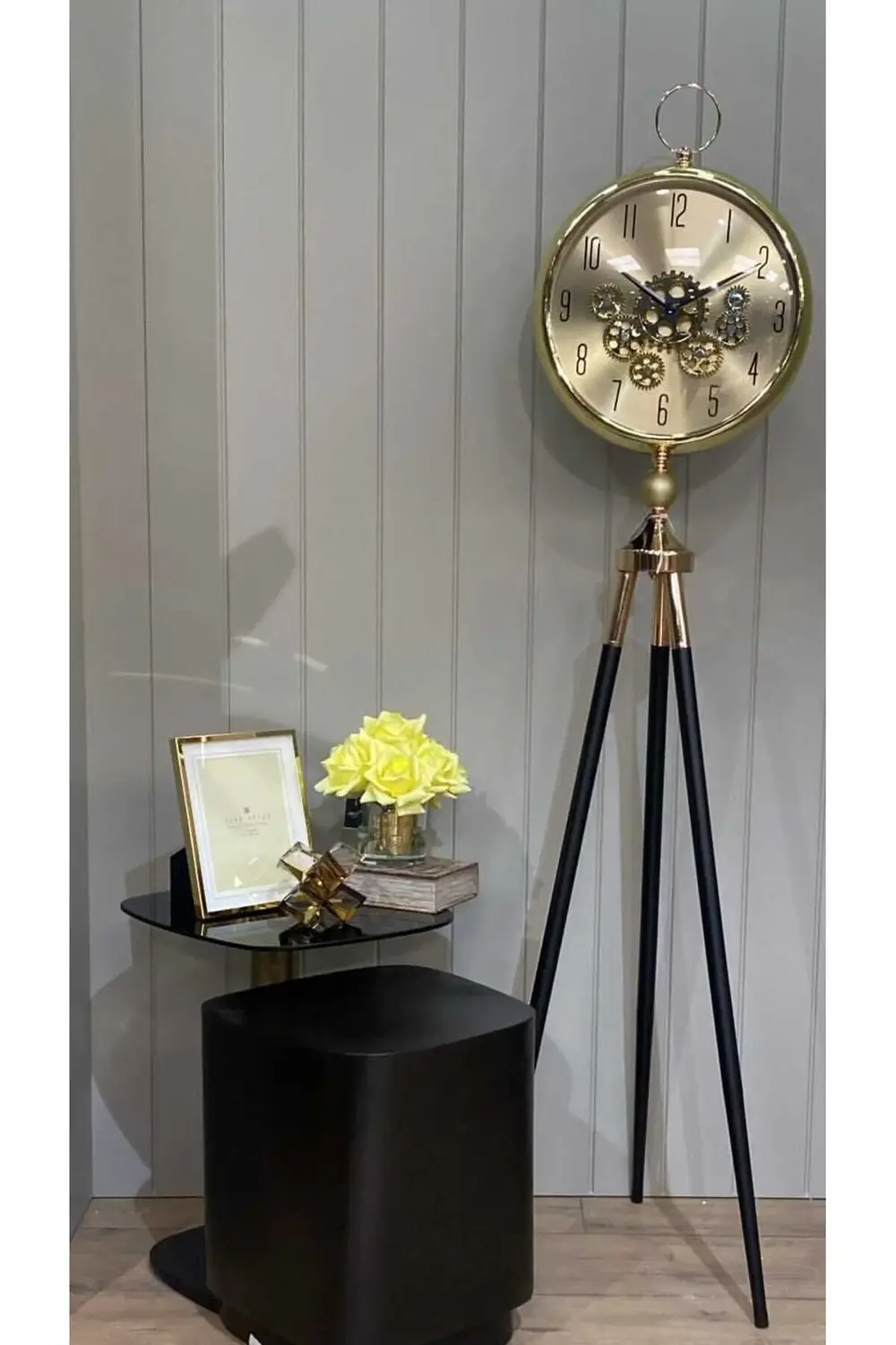 Lüks Gold Tripod Ayaklı Çark Detaylı Büyük Boy Ayaklı Saat - 153