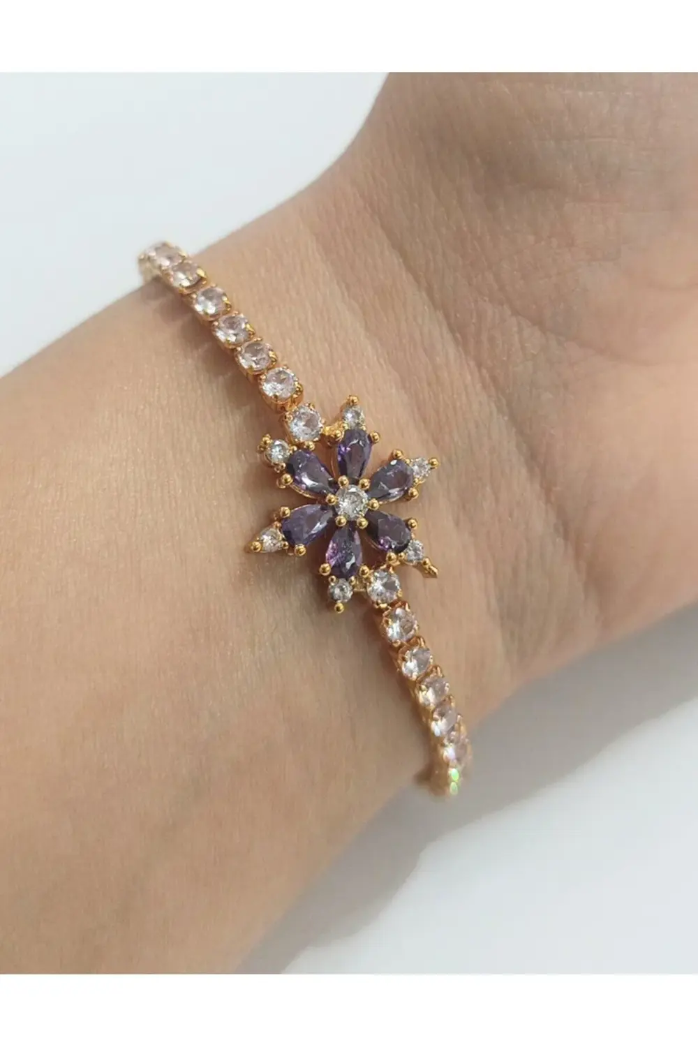 Lüks Gösterişli Taşlı Çiçek Motifli Altın Renk Bileklik