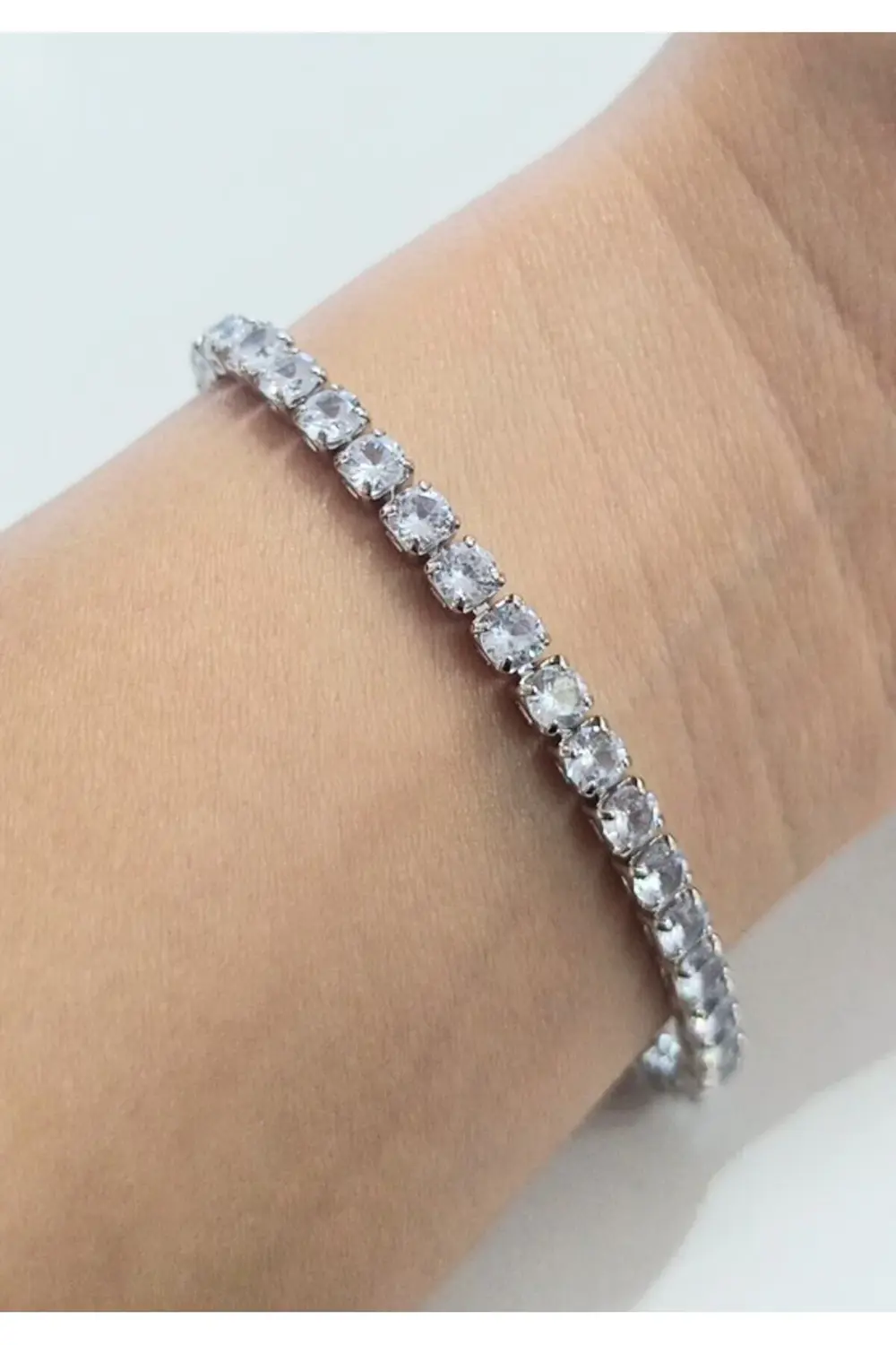 Lüks Gösterişli Taşlı Gümüş Renk Bileklik