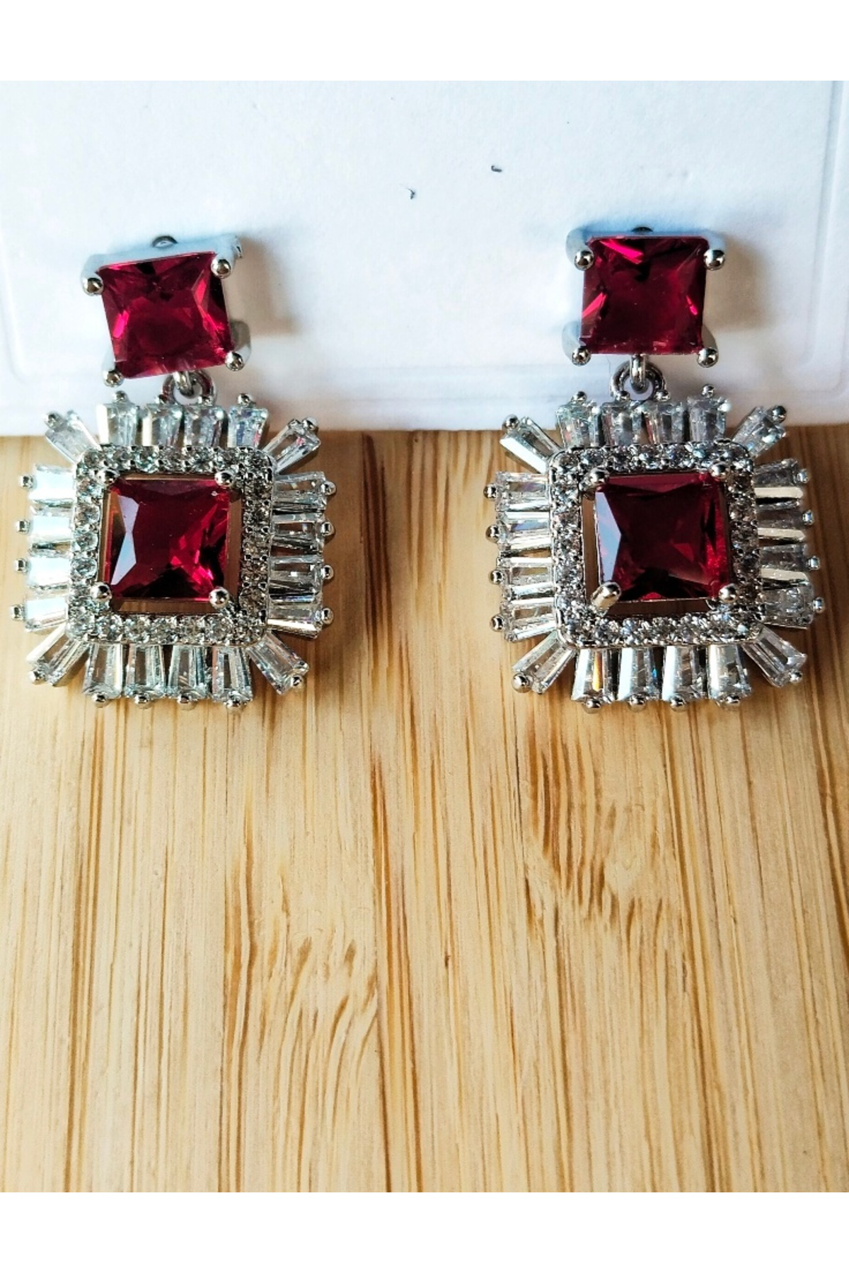 Monalisa Home Lüks Gösterişli Figürlü Taşli Küpe