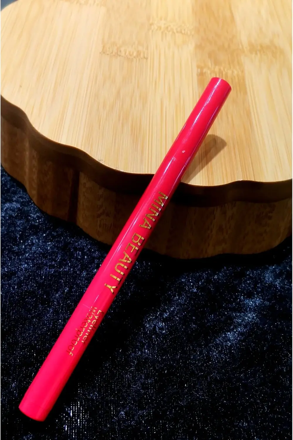 Lüks Göz Alıcı Kırmızı Eyelıner