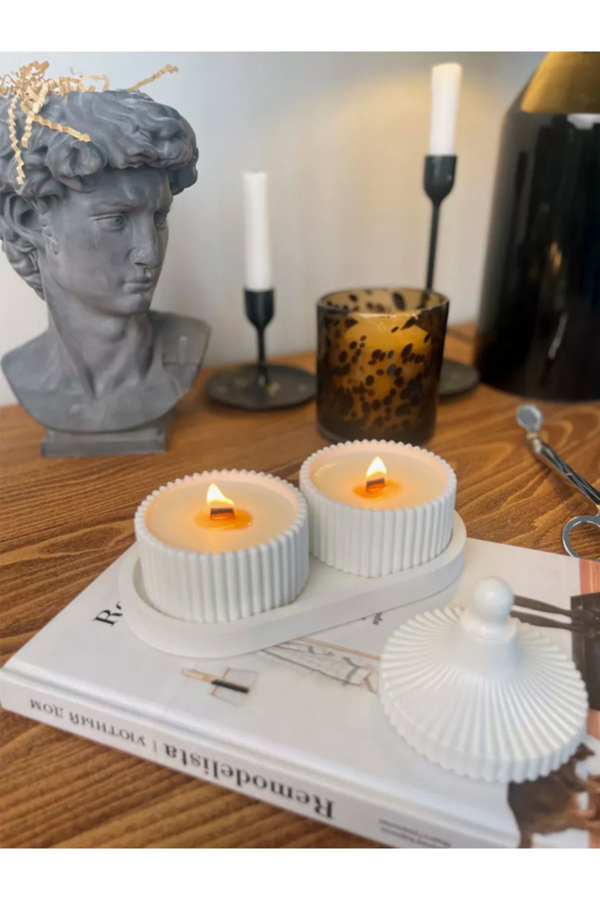 Lüks Kapaklı Beton Mum Seti – Dekoratif Ahşap Fitilli El Yapımı M