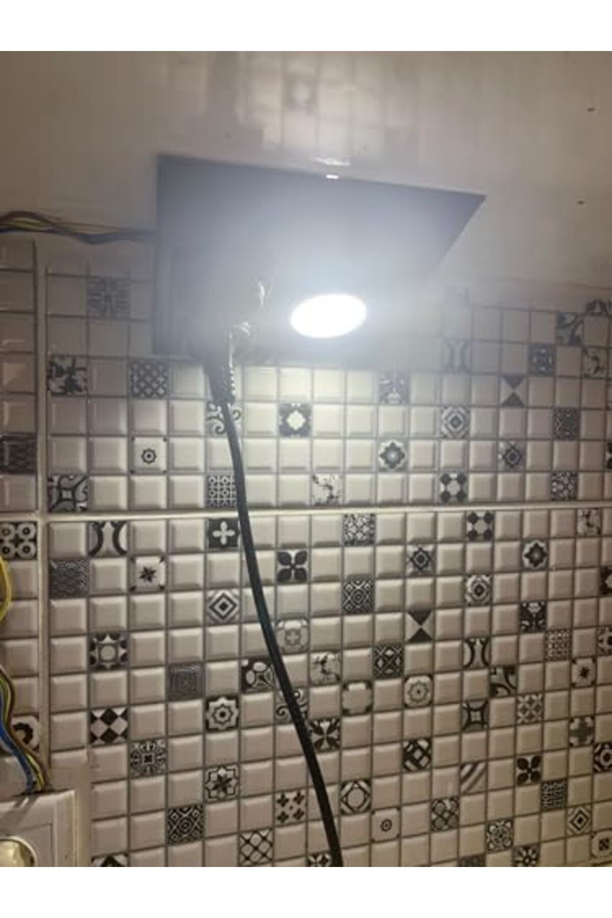 LuxShoping Çiftli Dikey Tezgah Altı Siyah Priz Gövde Panel Spot B