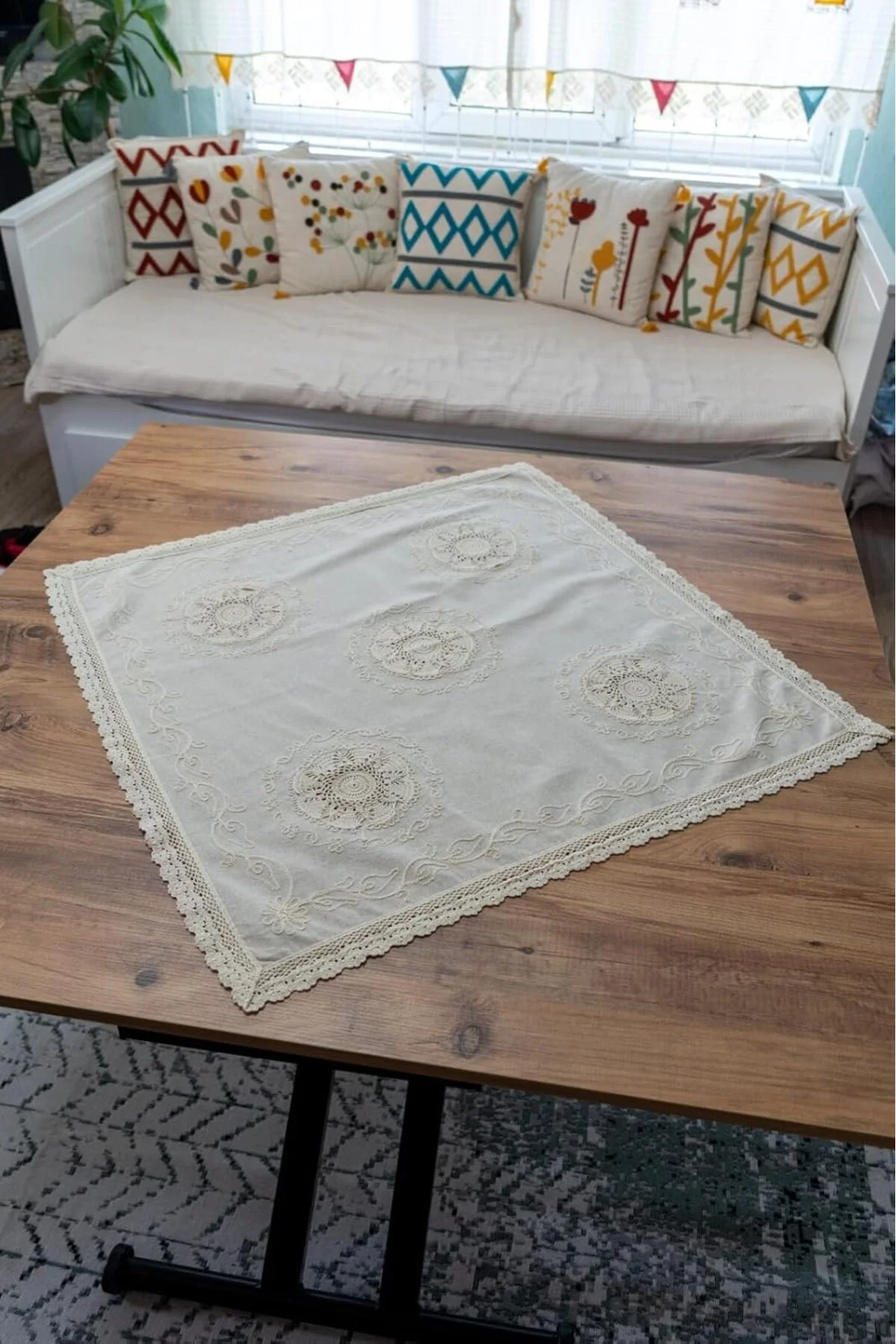 LuxShoping KARE MASA ÖRTÜSÜ 1142128