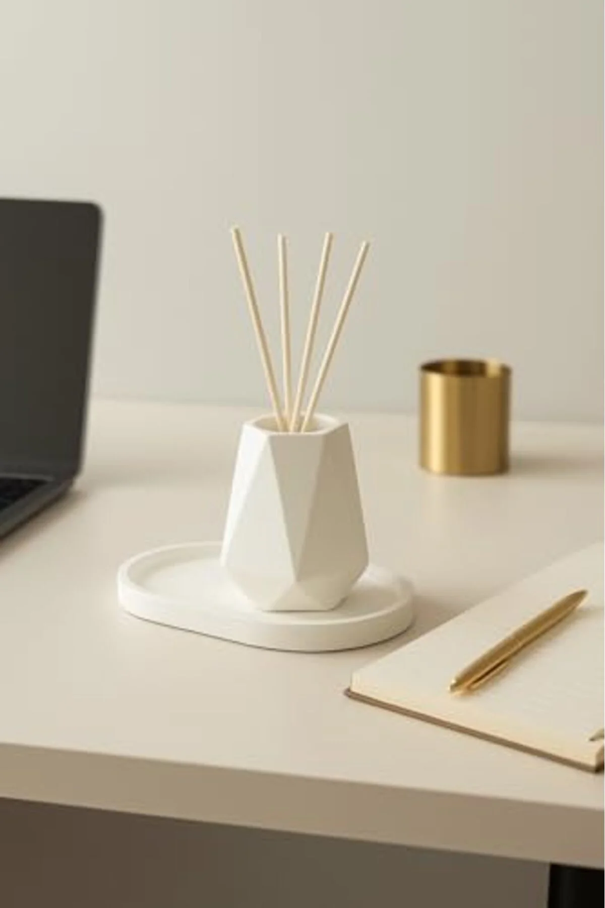 LuxShoping Şık Modern Beyaz Seramik Vazo - Çok Amaçlı Dekoratif A