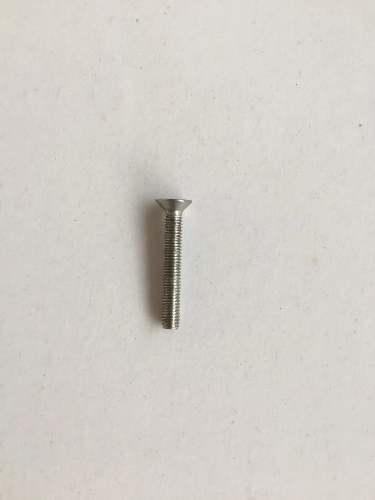 M3X20 DIN7991 A2 HAVŞA BAŞLI IMBUS CİVATA İNOX (200 AD.)