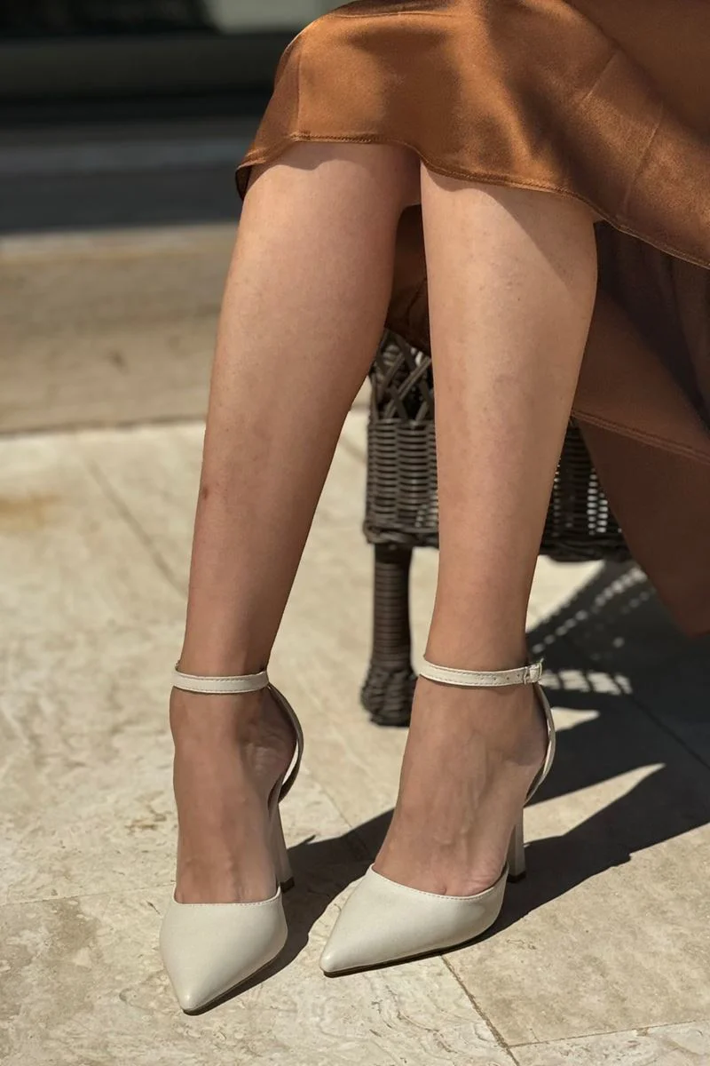 Mabel Kadın Topuklu Ayakkabı – 10 cm İnce Stiletto, Bej Suni Deri, Sivri Burun Fiyatı, Yorumları ve Özellikleri