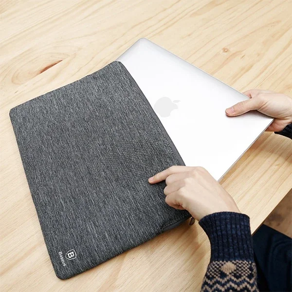 Macbook Pro 15 İnch Laptop Kılıf Çantası - Ultra Koruyucu, Su Geçirmez ve İnce Tasarım