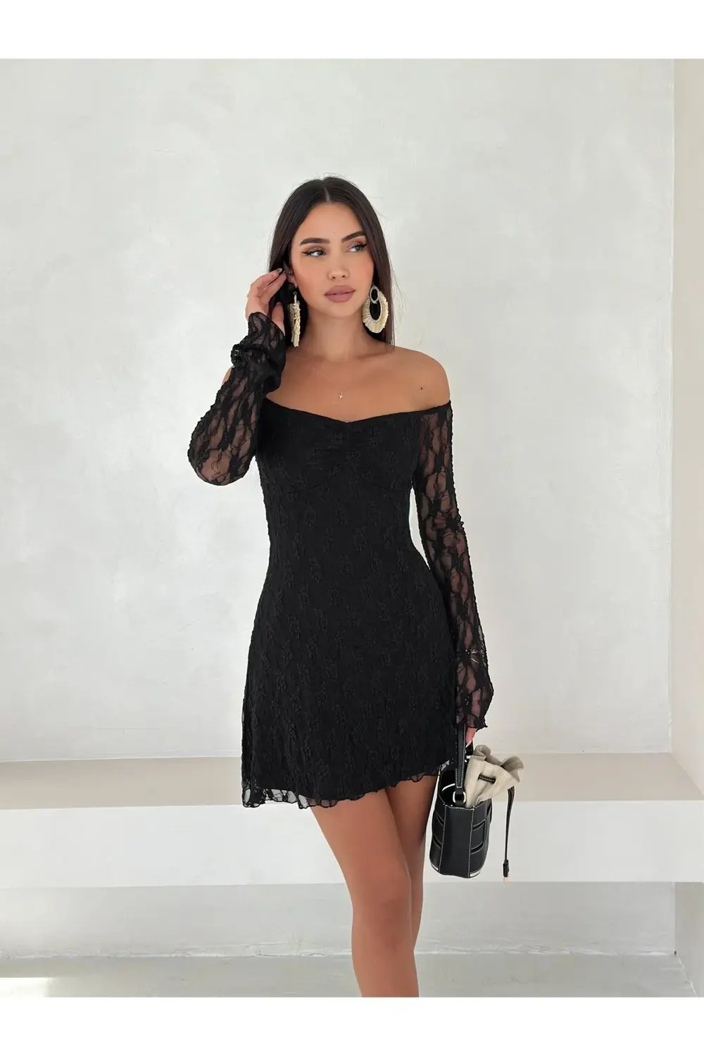 Fiolin Madonna Yaka Elegance Mini Dantel Elbise