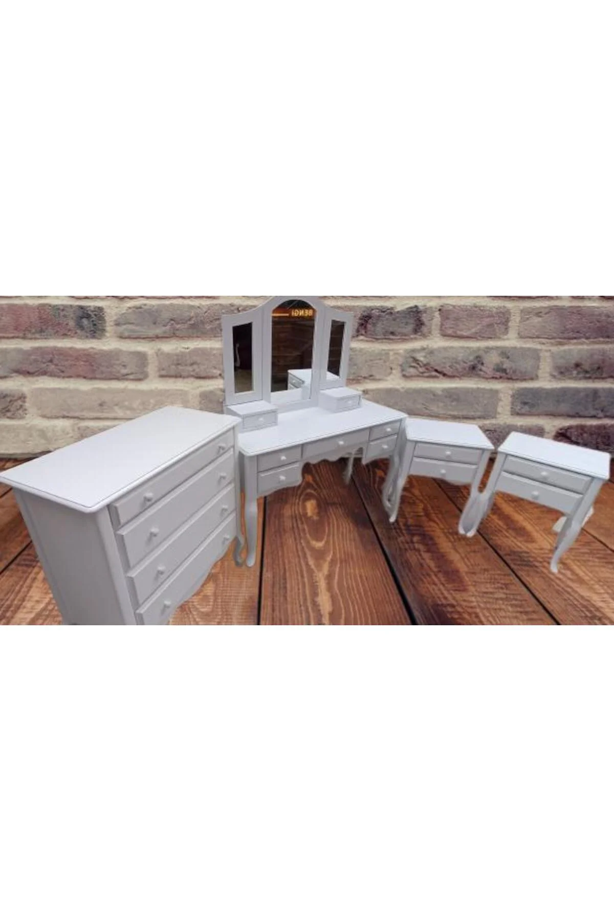 Makyaj Masa 12550 7Çekme SET Kanat ayna Puf Modl Kayın Aslan Ayk Komod Beyaz Lake Makyaj Masa 12550 7Çekme SET Kanat ayna Puf Modl Kayın Aslan Ayk Komod Beyaz Lake - Görsel 7