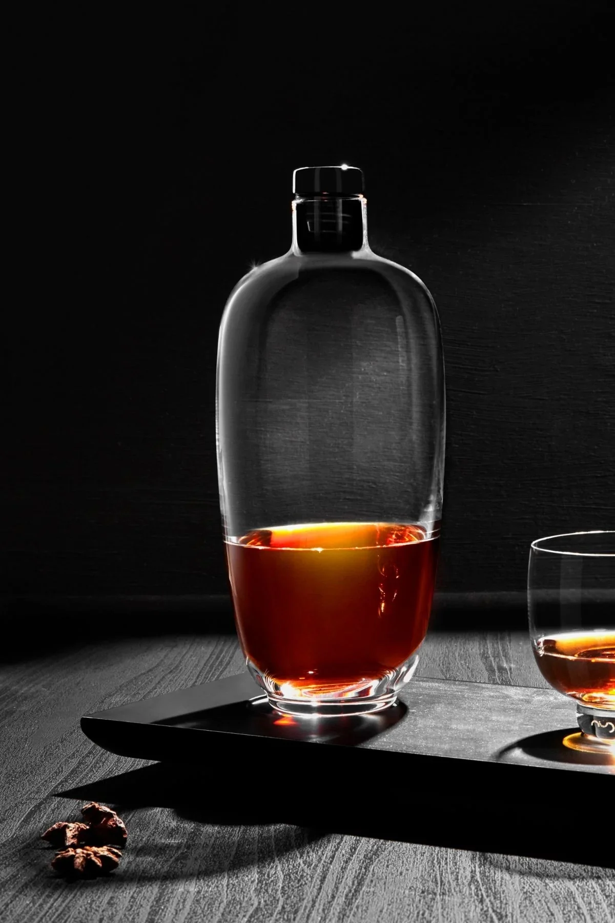 Malt 92785 Kristal Viski Şişesi 1050 cc – Ahşap Altlıklı, Kurşuns Malt 92785 Kristal Viski Şişesi 1050 cc – Ahşap Altlıklı, Kurşuns