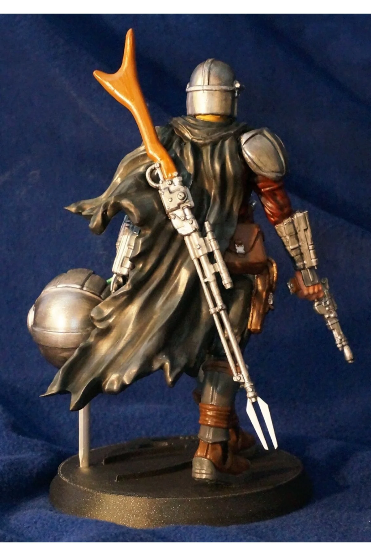 Mandalorian Ve Bebek Yoda Star Wars Boyalı Figür 26 Cm (DEV BOY)