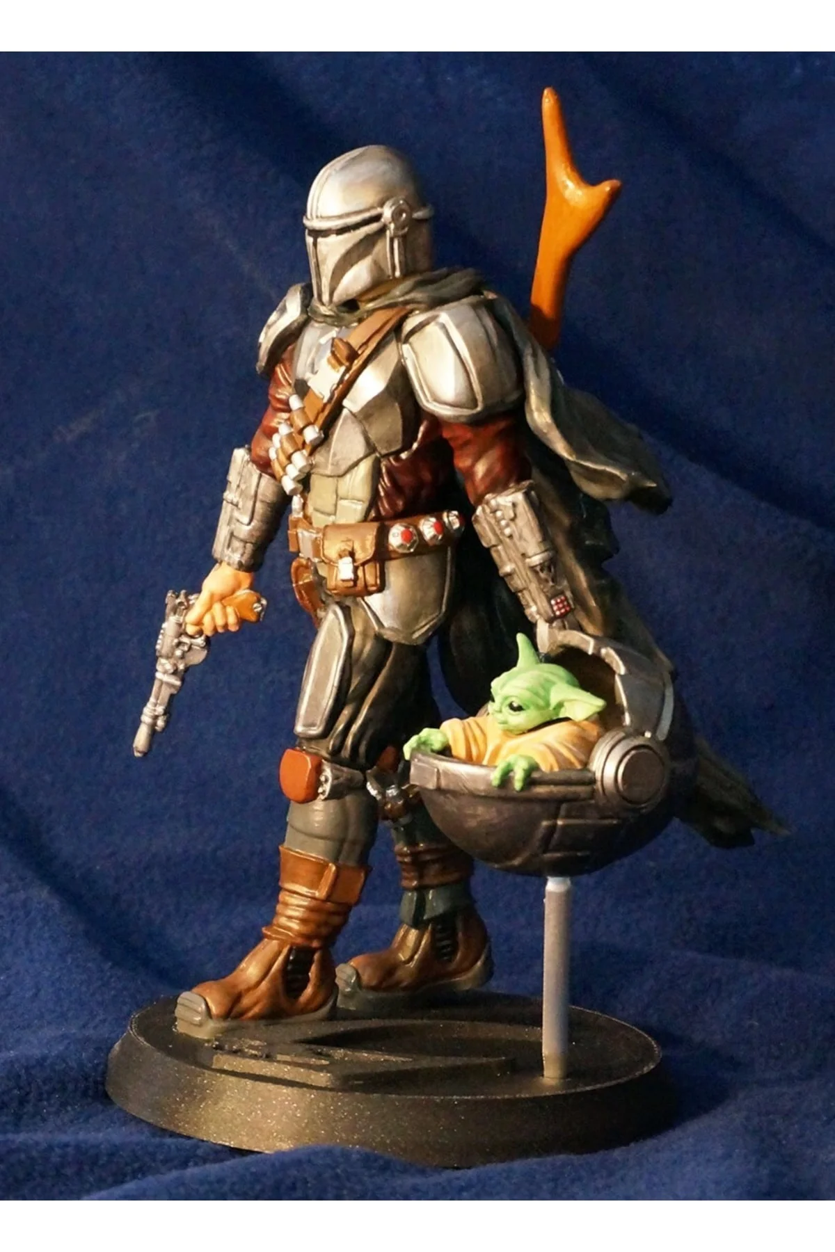 Mandalorian Ve Bebek Yoda Star Wars Boyalı Figür 26 Cm (DEV BOY)