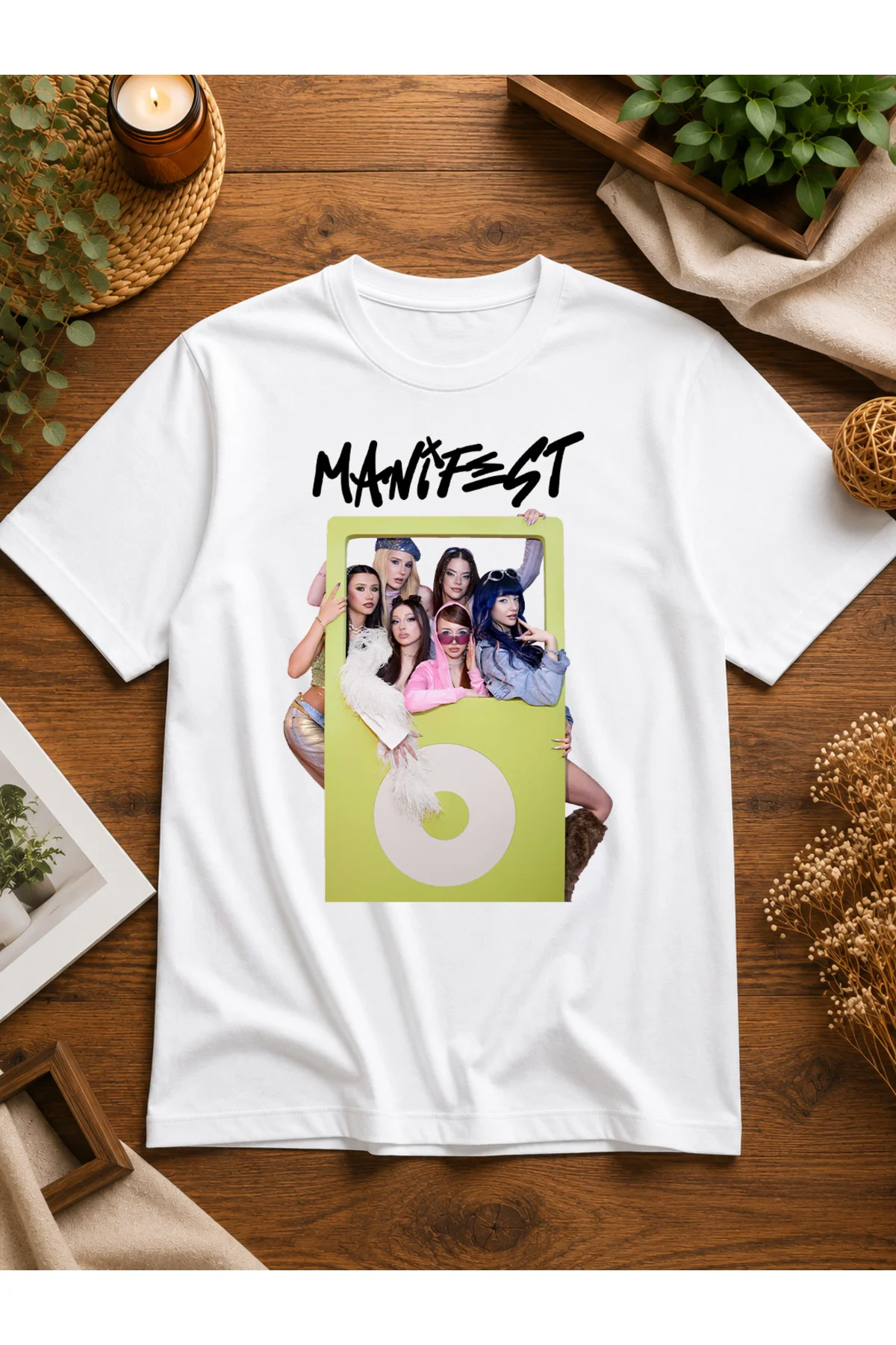 MANİFEST MİNA LİDYA SUEDA ZOKTAY HİLAL ESİN TOPLU TOZ PEMBE BASKILI TİŞÖRT MANİFEST MİNA LİDYA SUEDA ZOKTAY HİLAL ESİN TOPLU TOZ PEMBE BASKILI TİŞÖRT