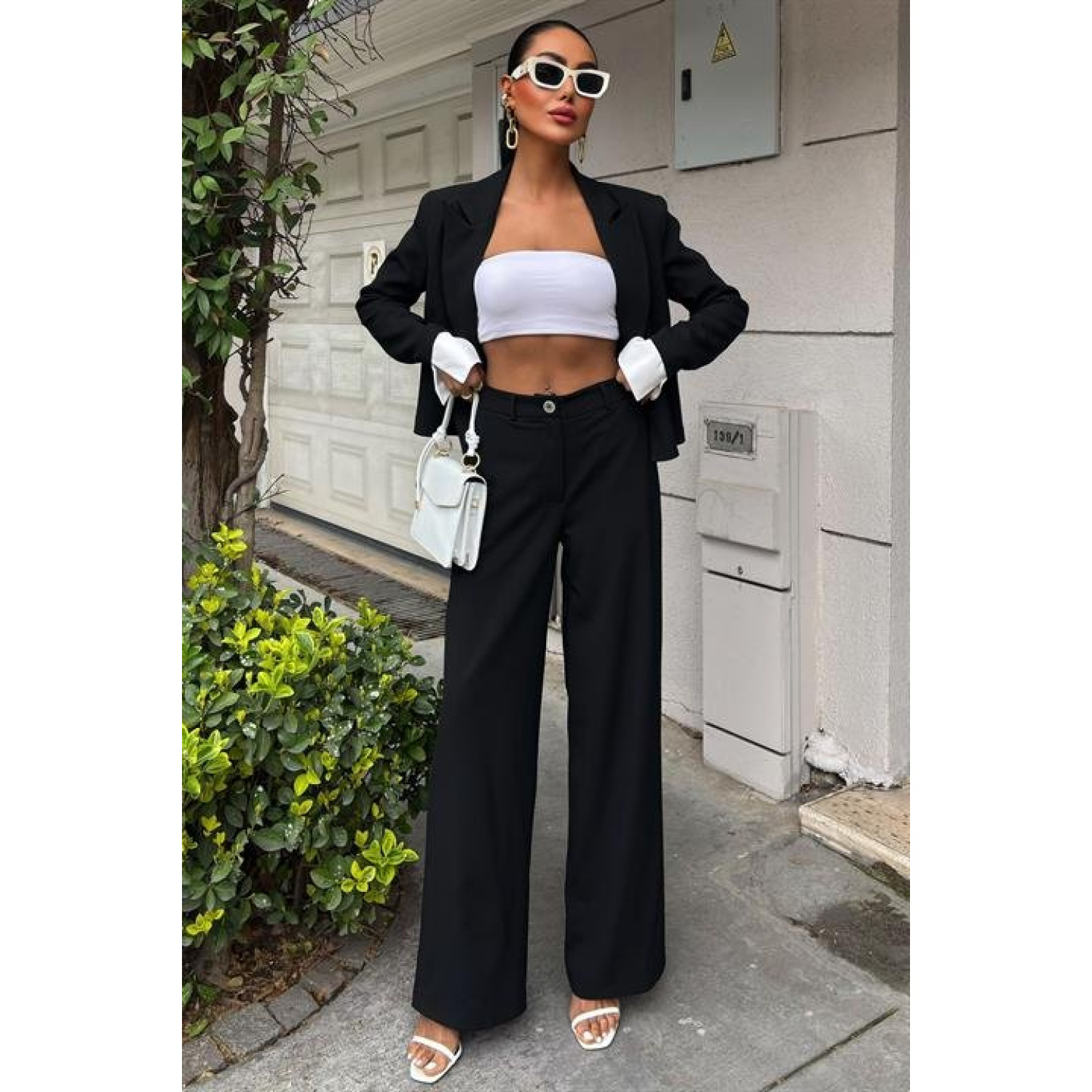 Manşetleri Garnili Kruvaze Ceketli Takım