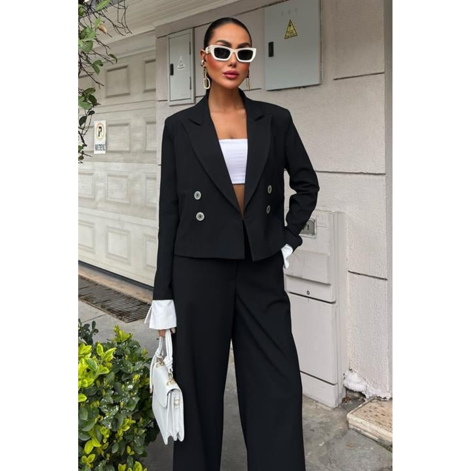 Manşetleri Garnili Kruvaze Ceketli Takım