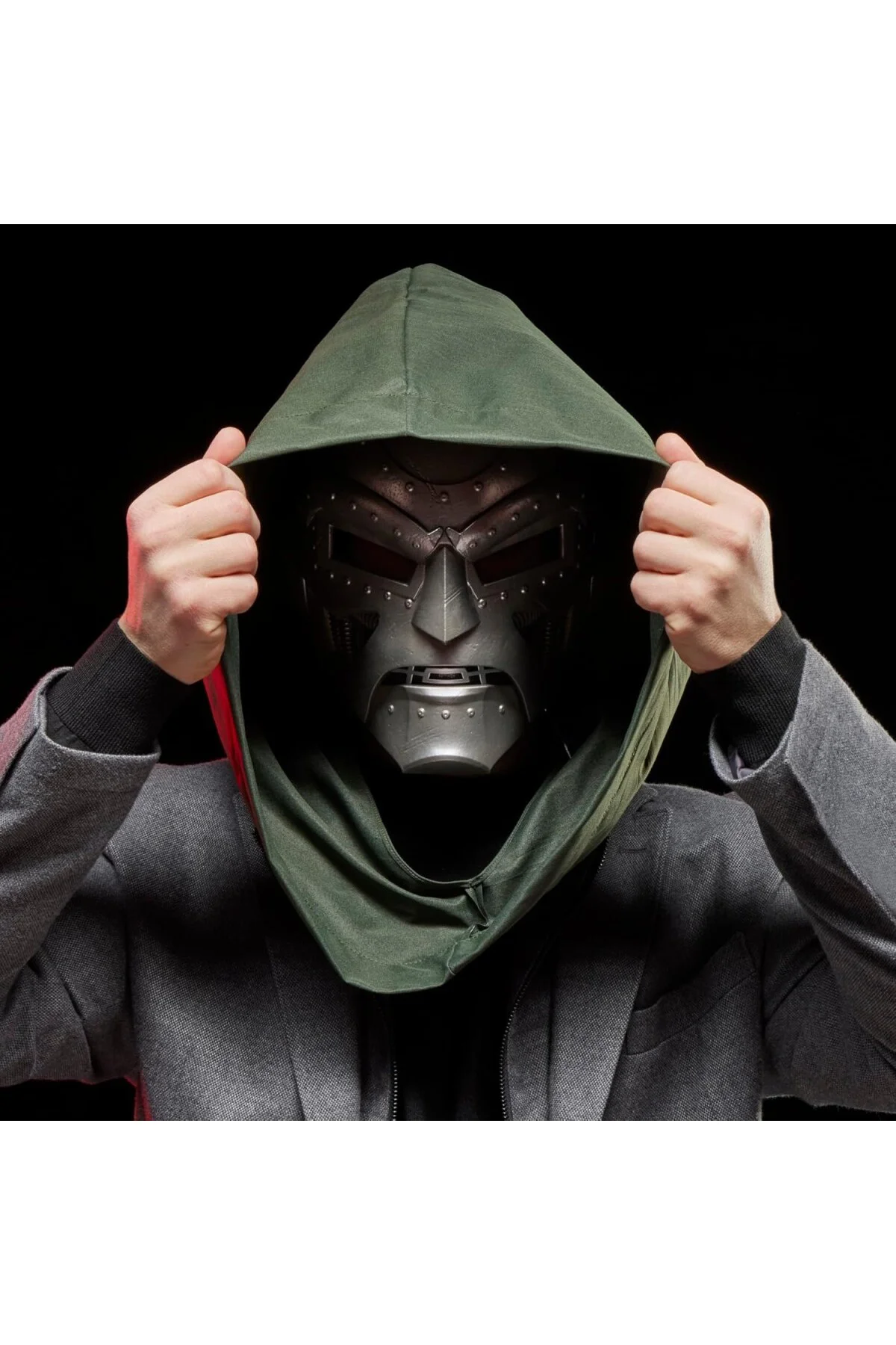 Marvel Legends Serisi Doctor Doom Premium Rol Oyunu Kaskı, Yetişkinler için Fantastik Dört Çiz