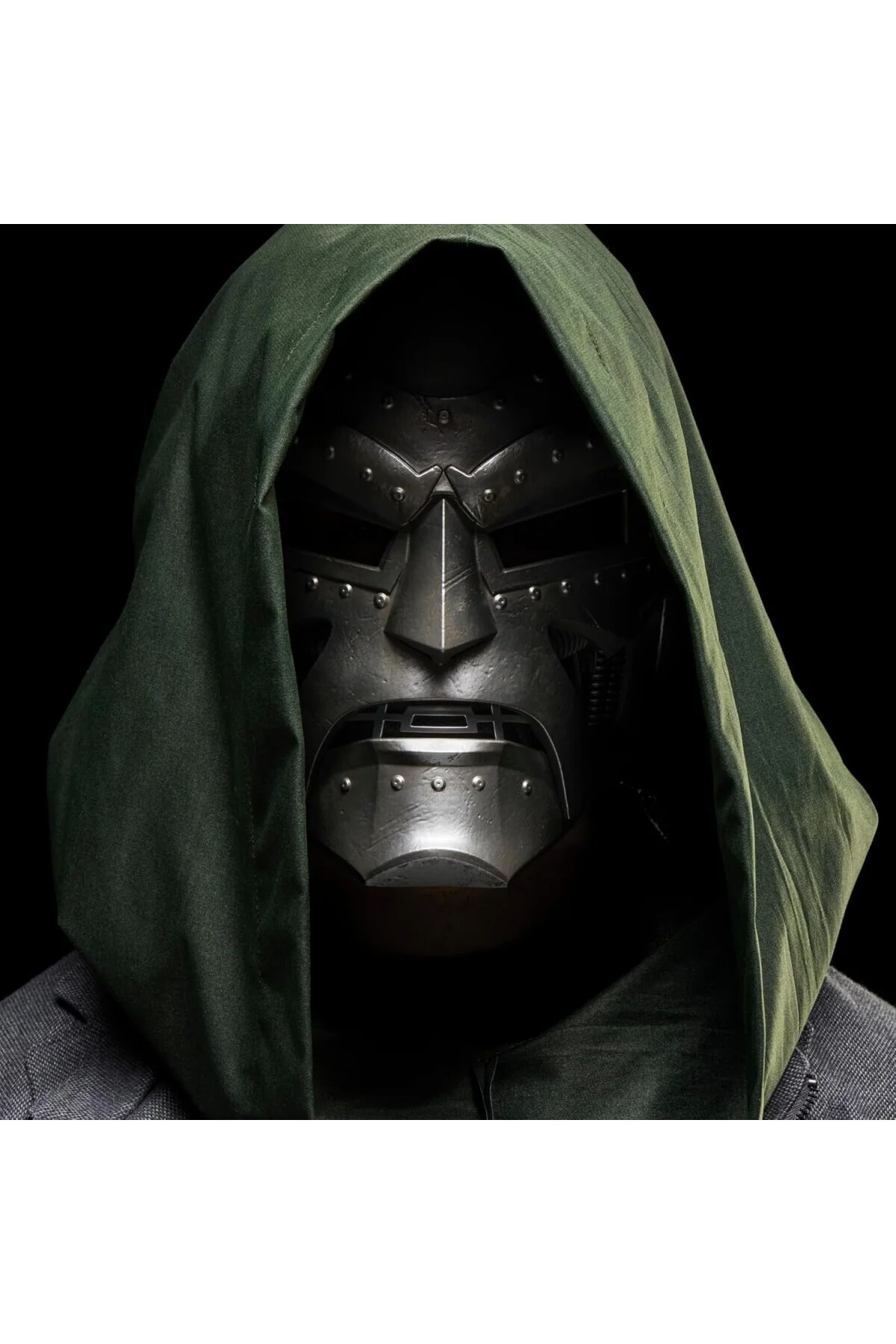 Marvel Legends Serisi Doctor Doom Premium Rol Oyunu Kaskı, Yetişkinler için Fantastik Dört Çiz