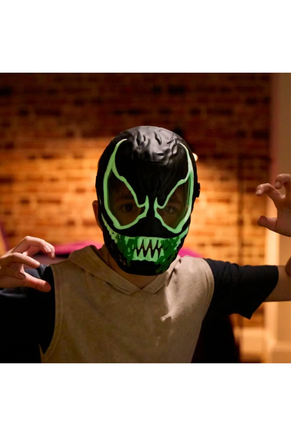 Marvel VenomVersus Venom Karanlıkta Parlayan Maske, Süper Kahraman Oyuncakları - İngil