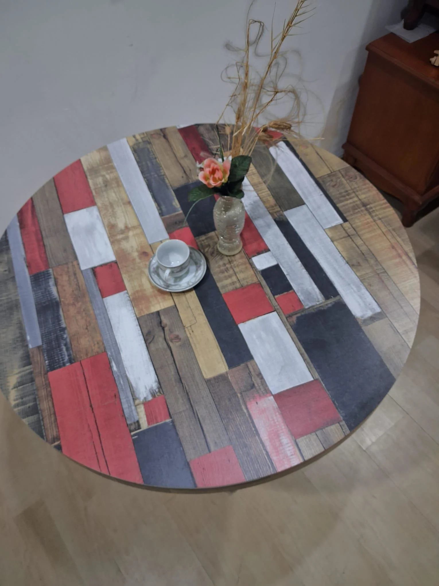 Masa 17921 LAMİNANT Model Isıdan az etkilenme Metal Ayak bağlantı