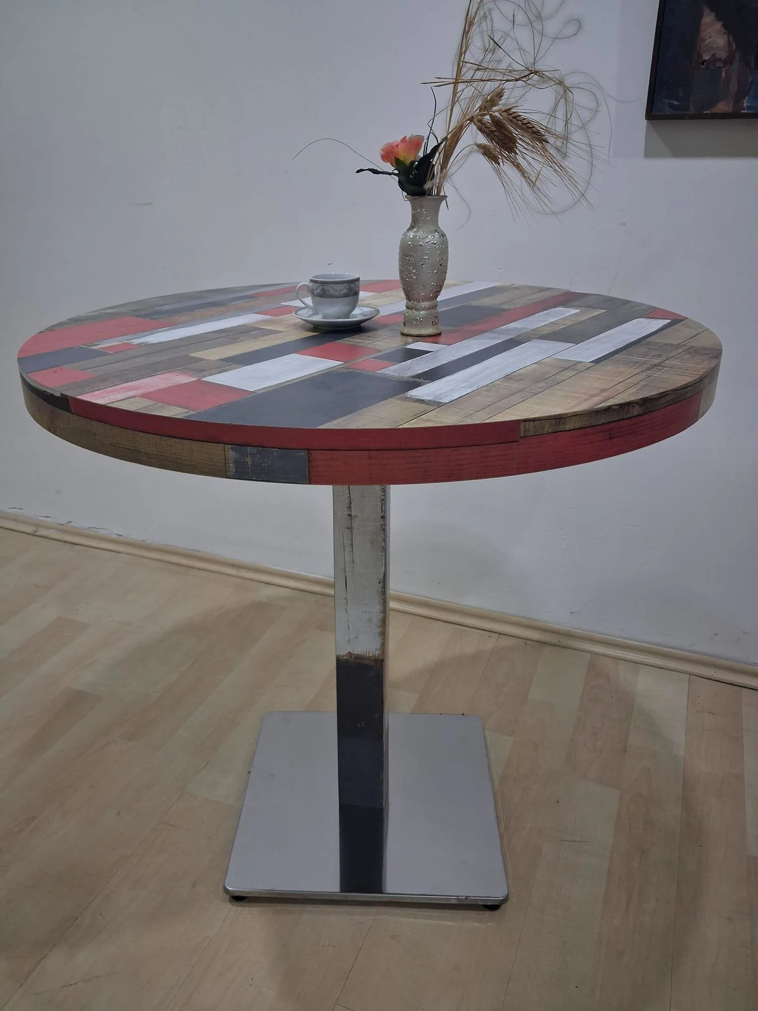 Masa 17921 LAMİNANT Model Isıdan az etkilenme Metal Ayak bağlantı