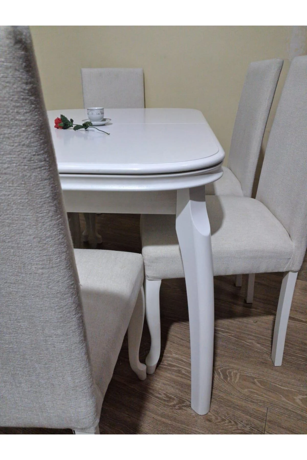 Masa Sandaly 90645 Klasik Muz Model Kayın Muz Açılır Parlak Lake Beyaz Giydirme Masa Sandaly 90645 Klasik Muz Model Kayın Muz Açılır Parlak Lake Beyaz Giydirme - Görsel 8