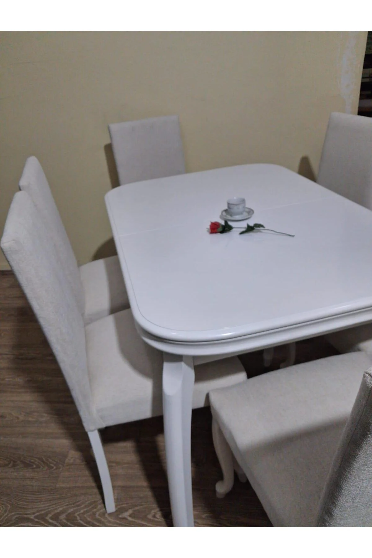 Masa Sandaly 90645 Klasik Muz Model Kayın Muz Açılır Parlak Lake Beyaz Giydirme Masa Sandaly 90645 Klasik Muz Model Kayın Muz Açılır Parlak Lake Beyaz Giydirme - Görsel 3