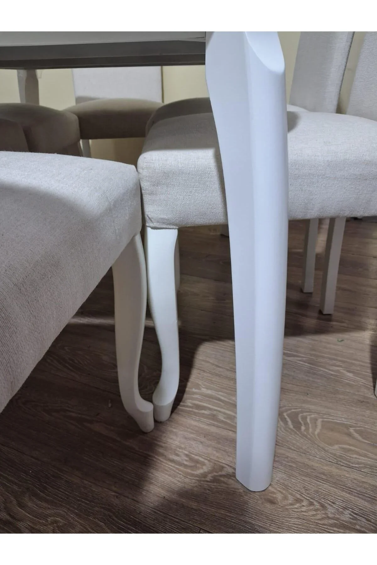Masa Sandaly 90645 Klasik Muz Model Kayın Muz Açılır Parlak Lake Beyaz Giydirme Masa Sandaly 90645 Klasik Muz Model Kayın Muz Açılır Parlak Lake Beyaz Giydirme - Görsel 2