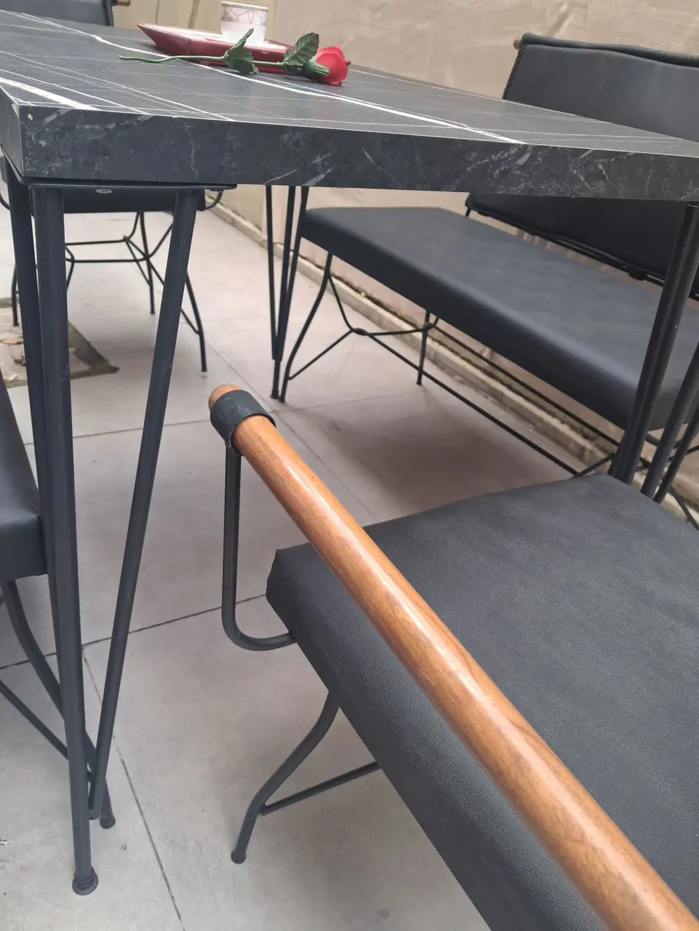 Masa Sandalye Tk 90605 PENYEZ  Takım Model Metal Siyah  Suni Deri