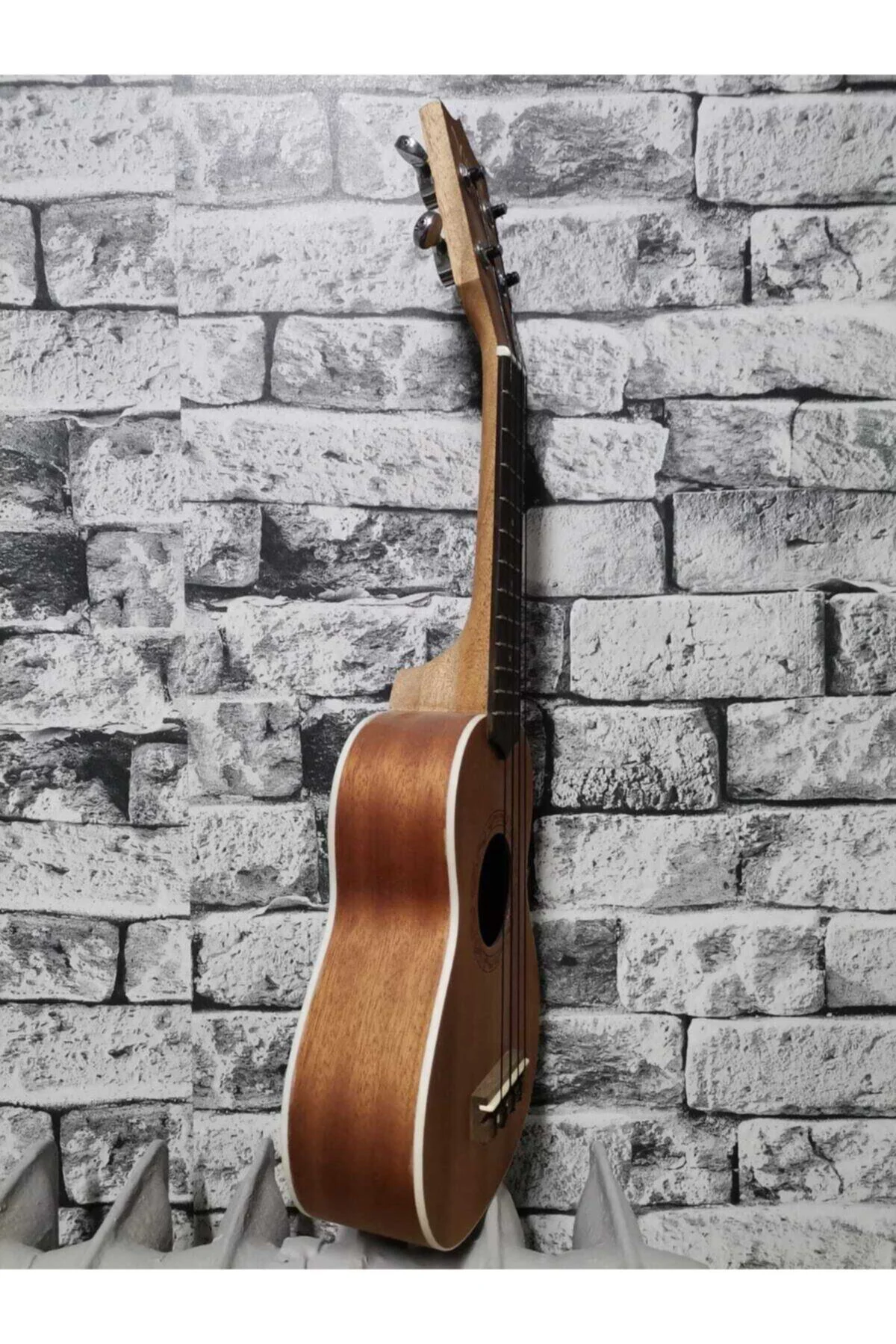 Masif Maun Ağacı Soprano Ukulele - Görsel 2