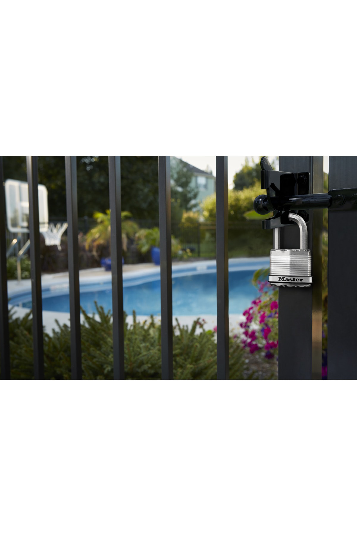 Masterlock Lamine Çelik Asma Kilit 64 Mm Masterlock Lamine Çelik Asma Kilit 64 Mm