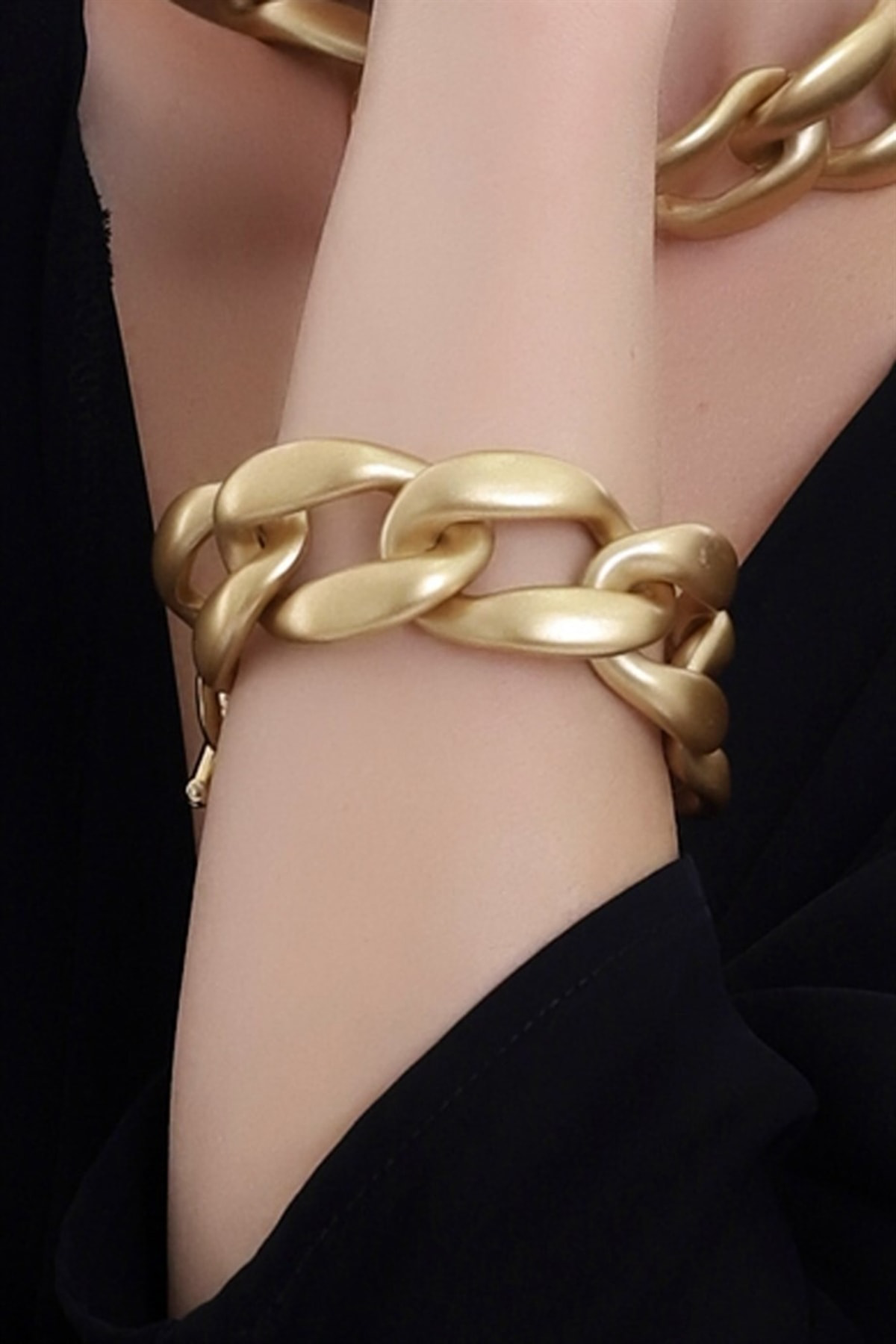 Mat Altın Tonlu Kalın Zincir Bileklik