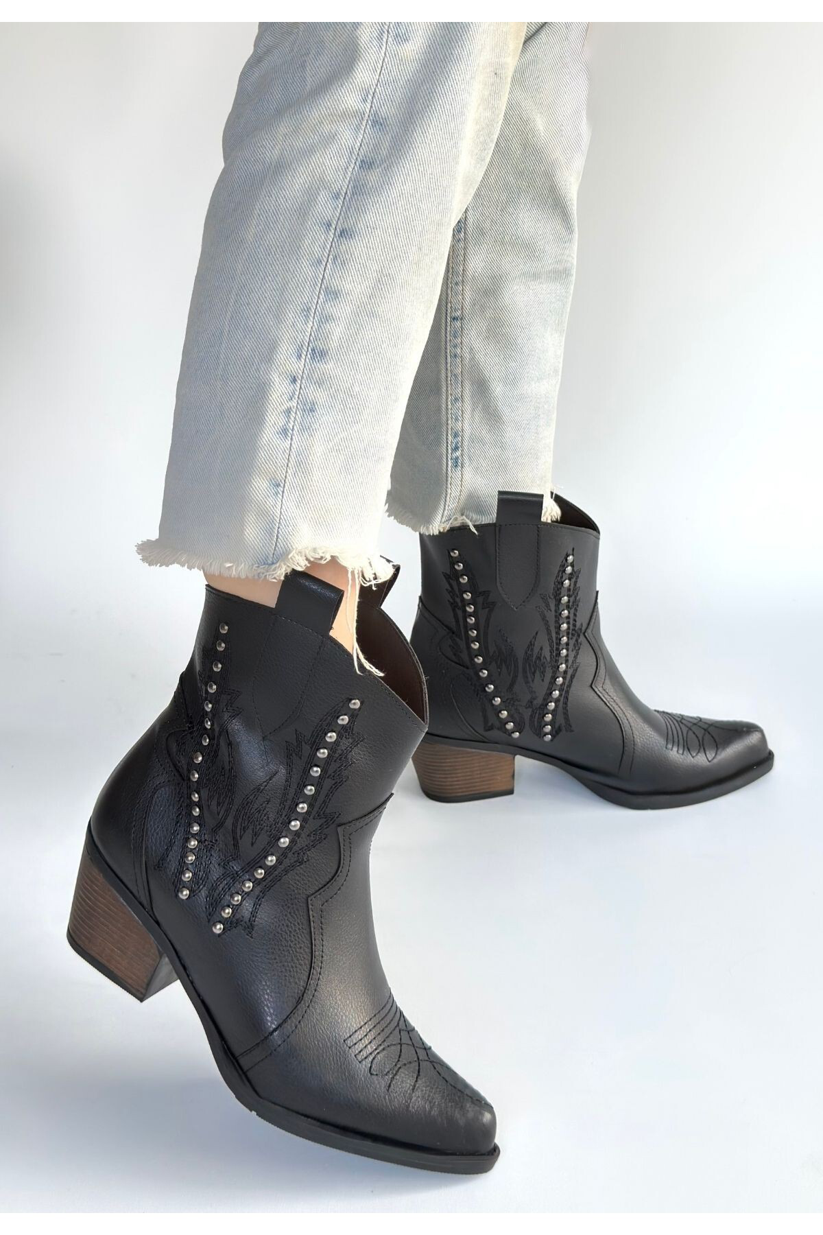 Matin Siyah Cilt Topuklu Bot - Lisinya