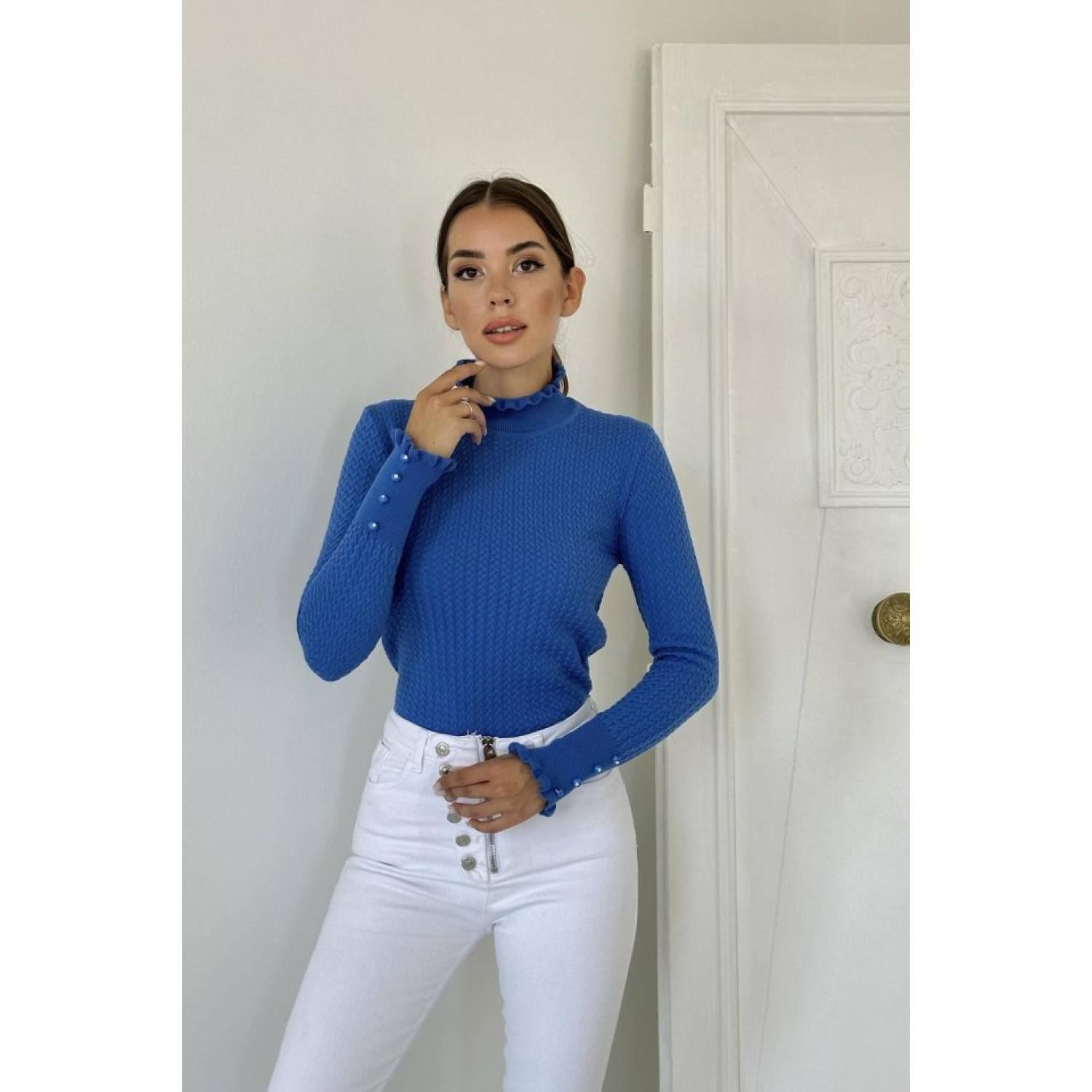 Mavi Boğazlı Ve Örgülü Triko Kazak