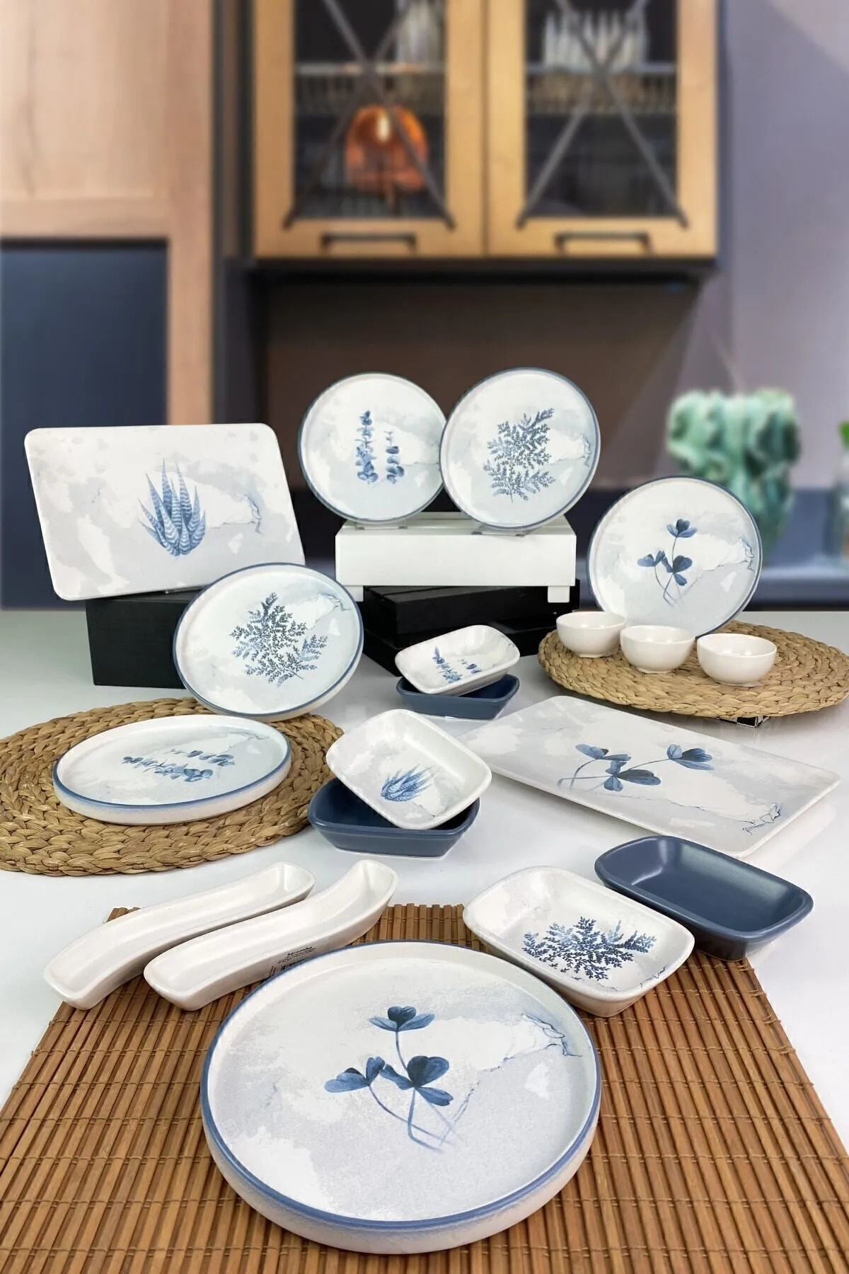 Keramika Mavi Çiçek Desenli 19 Parça 6 Kişilik Kahvalti Takimi