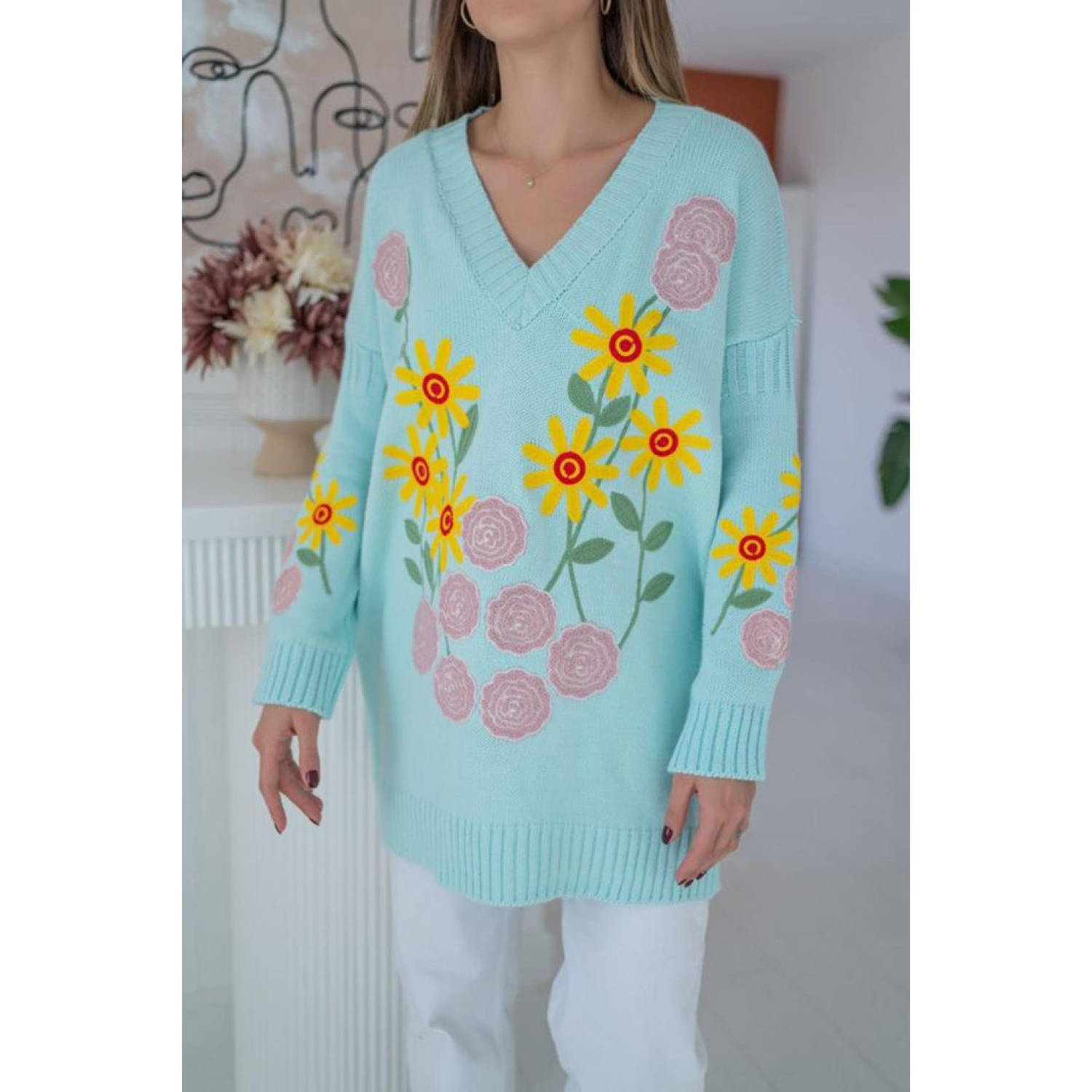 Mavi Çiçek Nakışlı Kazak