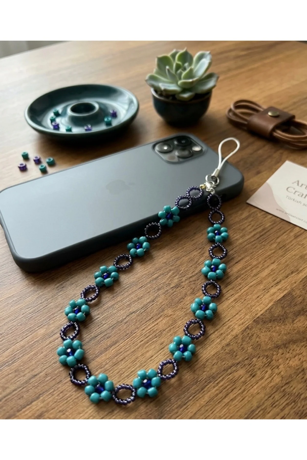 Mavi Çiçekli Boncuklu Telefon Askısı / Phone Charm