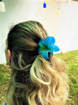 MAVİ LOTUS ÇİÇEK PARLAK AKRİLİK KADIN VİNTAGE MANDAL TOKA-MANTOK4