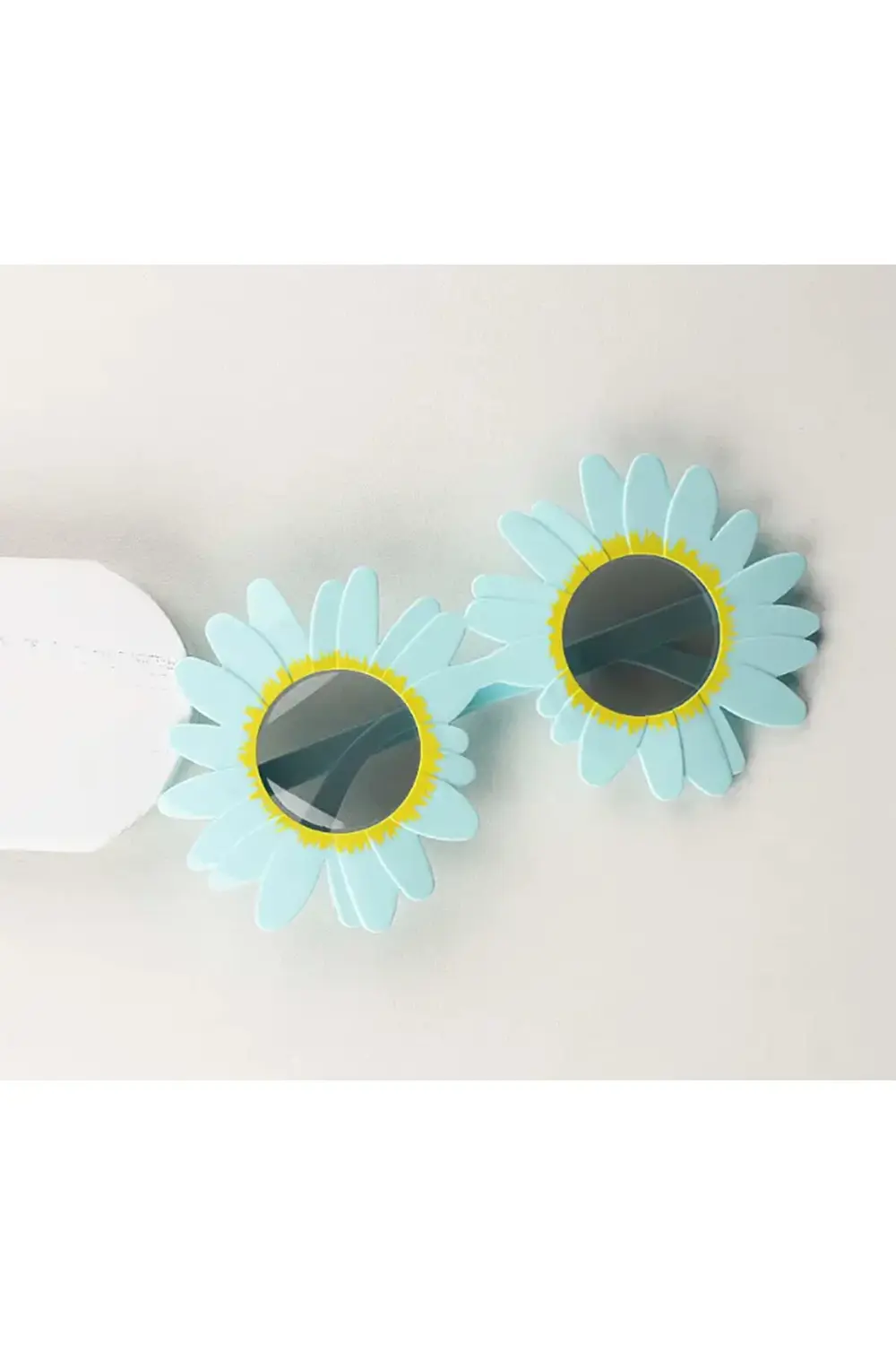 Mavi Renk Papatya Şekilli Parti Gözlüğü 18x10 cm GO506089Gosa4678 Mavi Renk Papatya Şekilli Parti Gözlüğü 18x10 cm GO506089Gosa4678