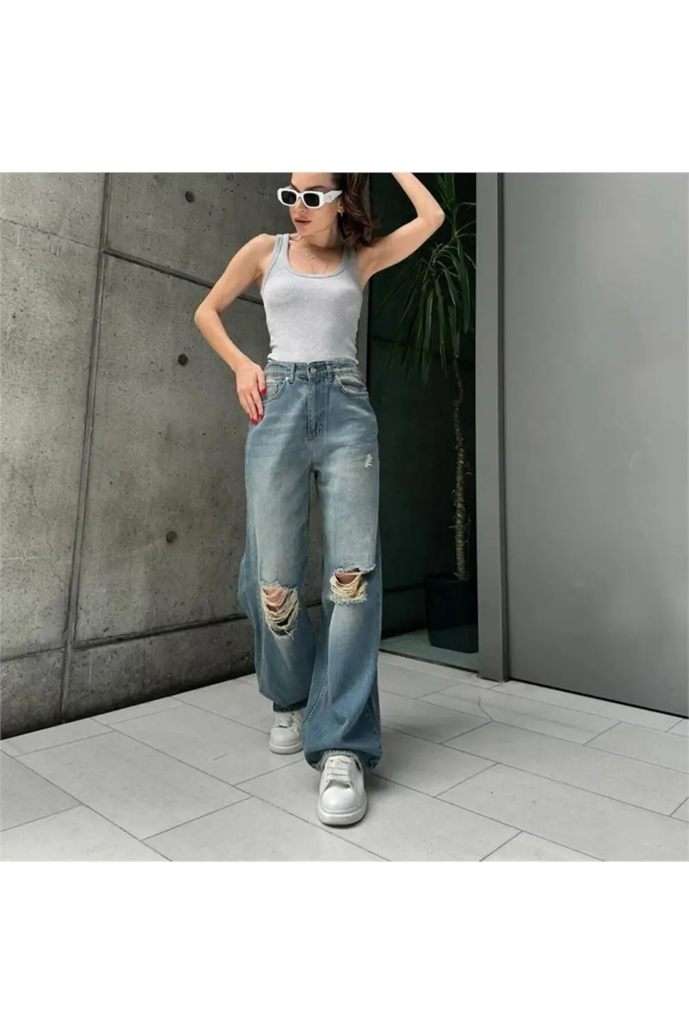 Mavi Vintage Yırtık Detay Bol Paça Kot Pantolon