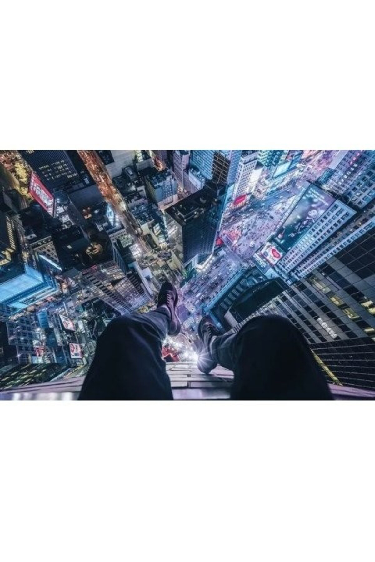 Maxi Poster On The Edge Of Times Square