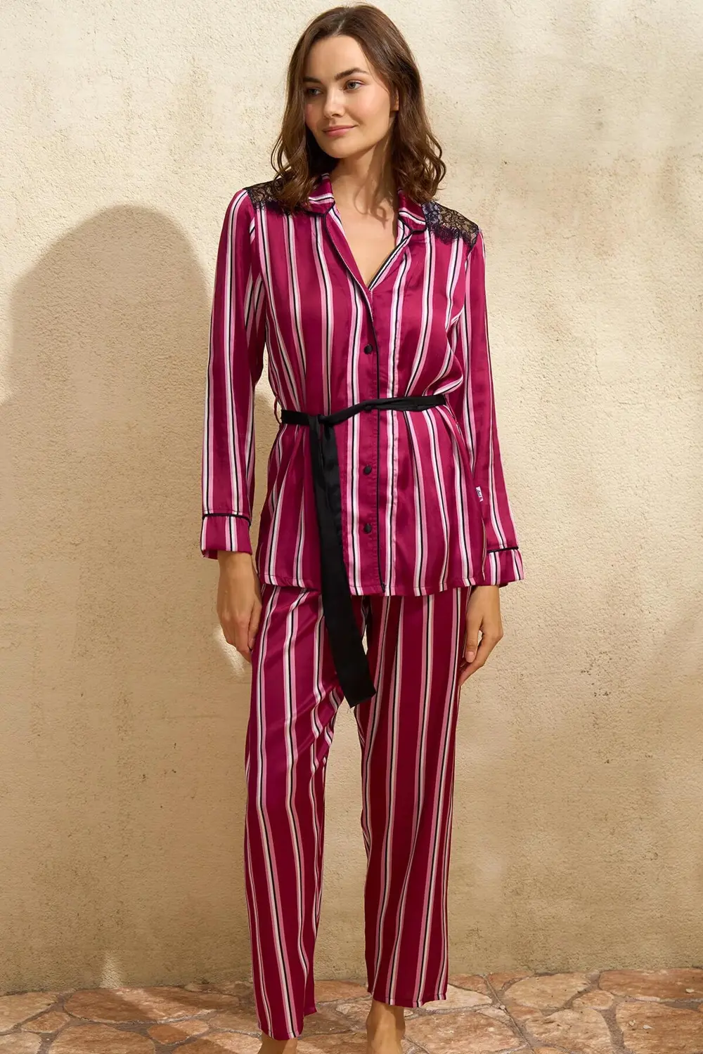 MDB Saten Çizgili Düğmeli Uzun Kol Dantelli Gömlek ve Pantolon Pi
